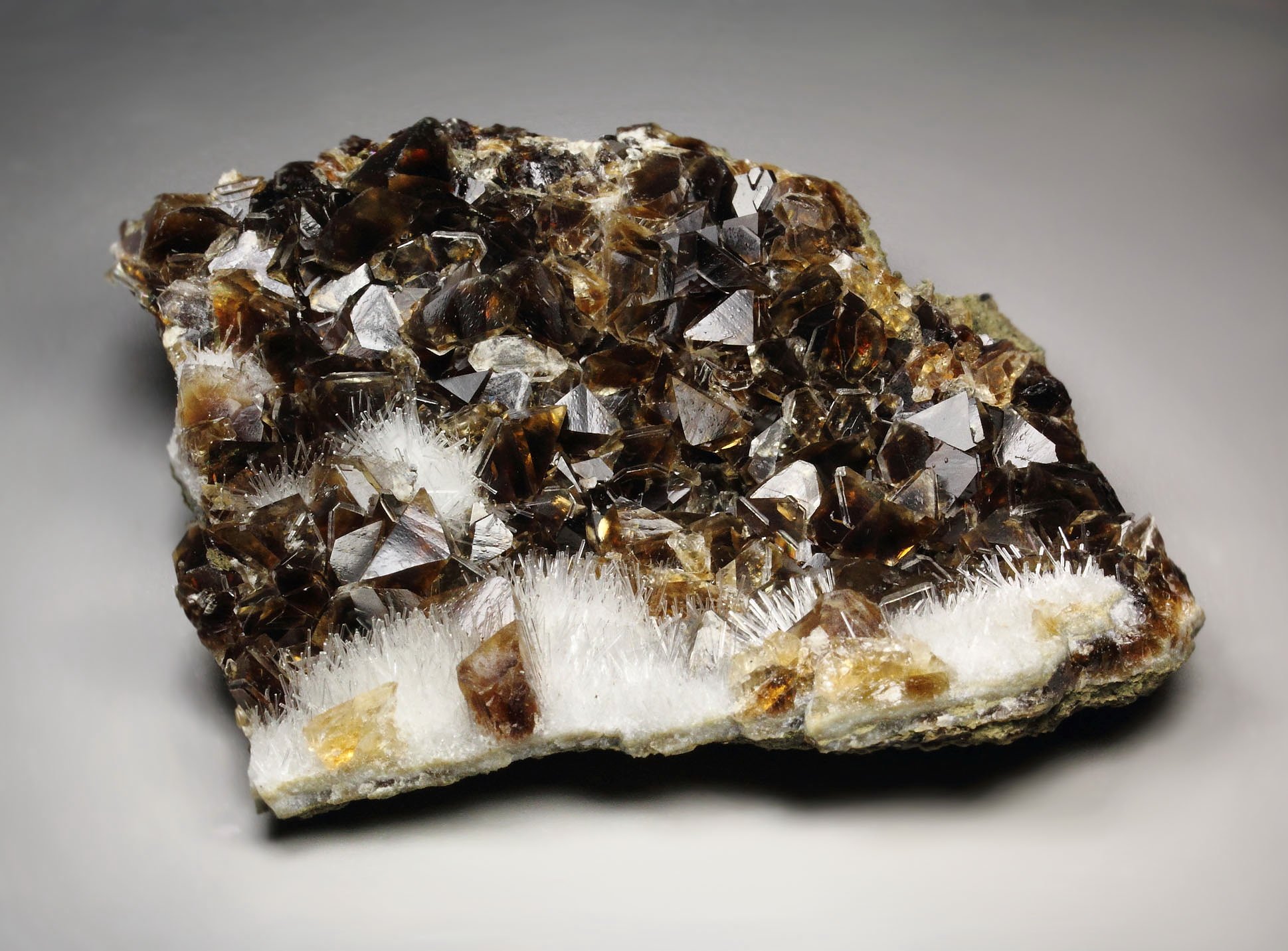 CALCITE, NATROLITE