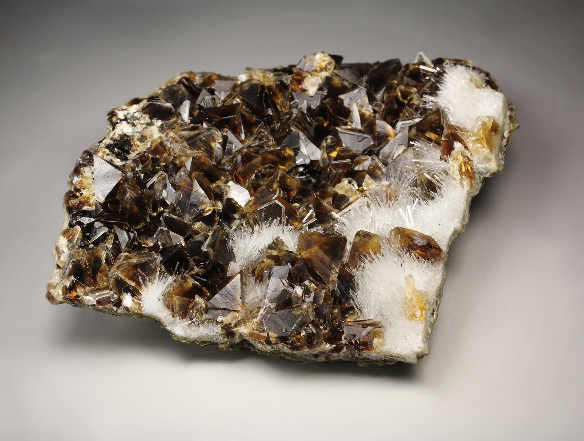 CALCITE, NATROLITE