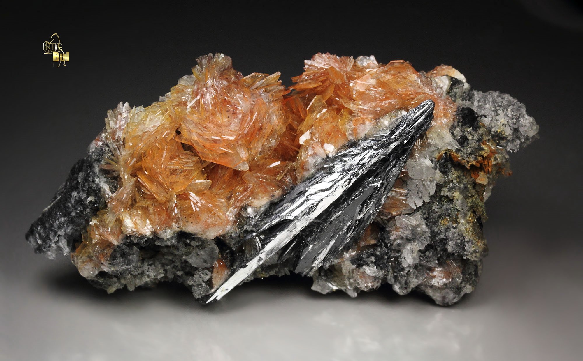 BARYTE with REALGAR inclusions, STIBNITE