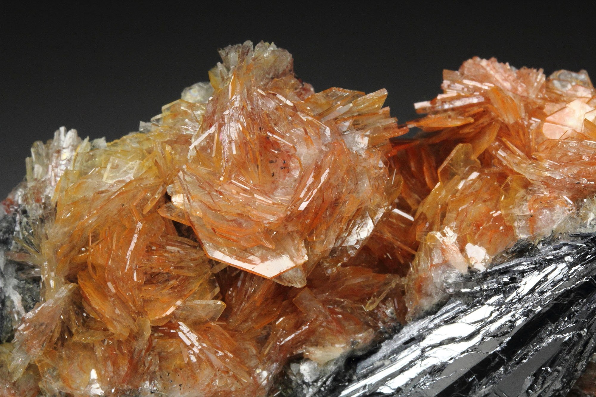 BARYTE with REALGAR inclusions, STIBNITE