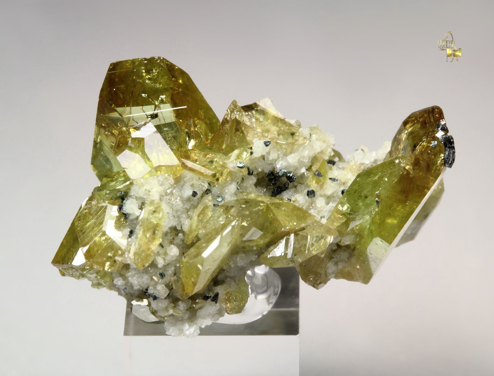 gem TITANITE twinned, K FELDSPAR var. ADULARIA, CLINOCHLORE