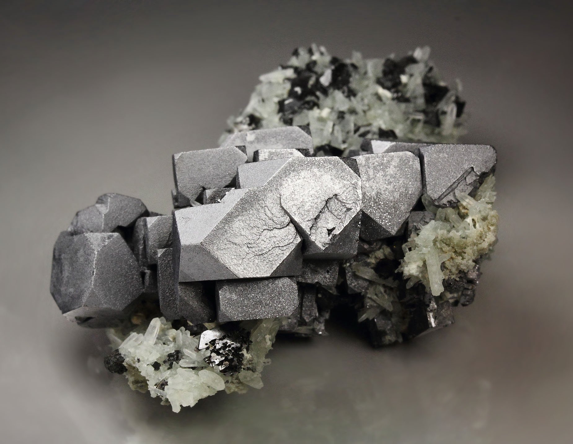 skeletal GALENA, SPHALERITE, QUARTZ, PYRITE