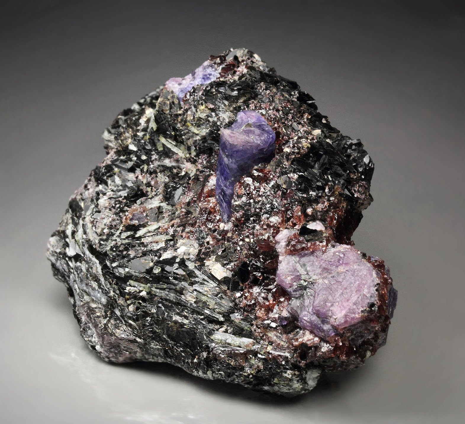 CORUNDUM var. RUBY, MUSCOVITE, PYROPE var. RHODOLITE