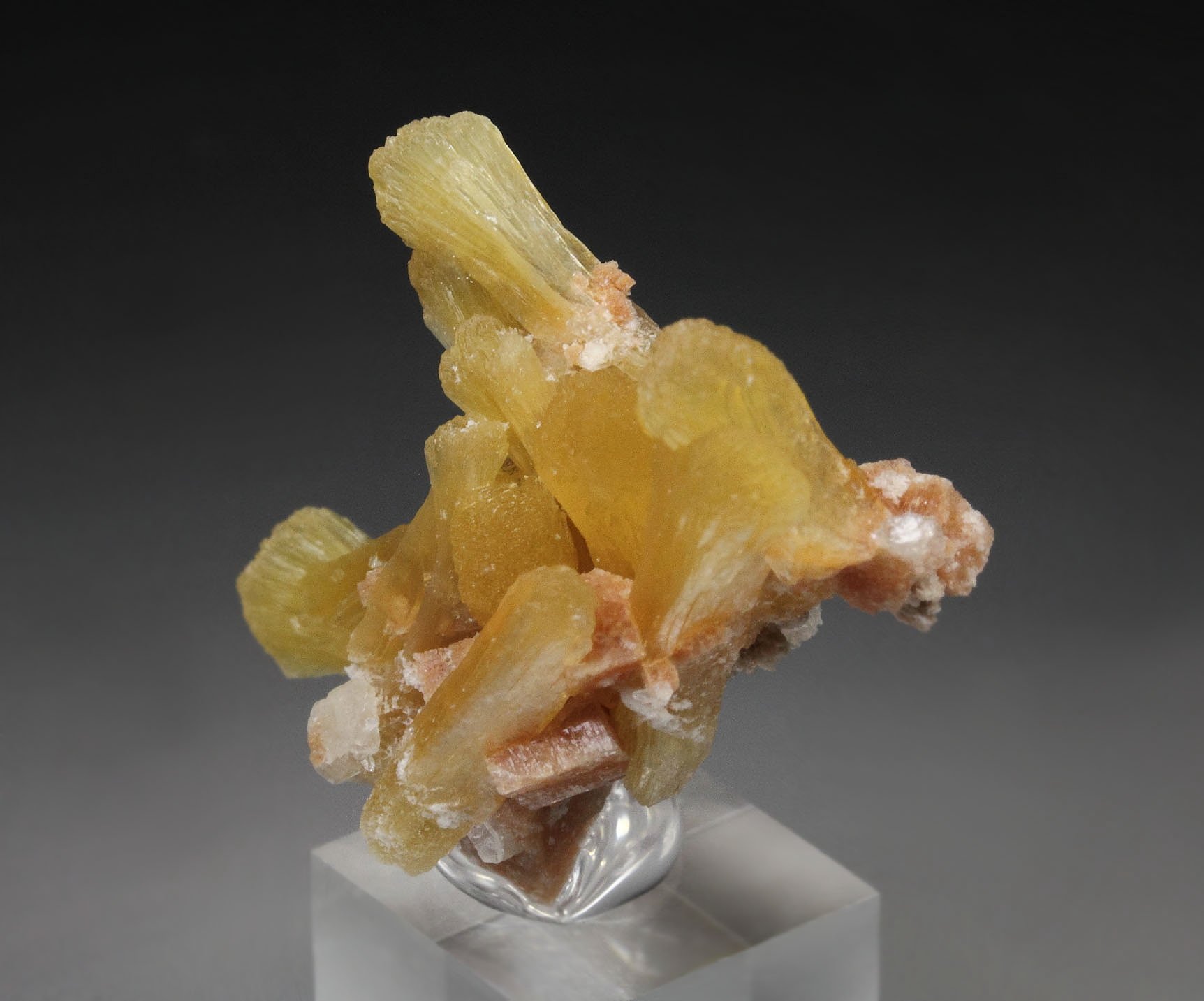 STILBITE, CHABAZITE, HEULANDITE