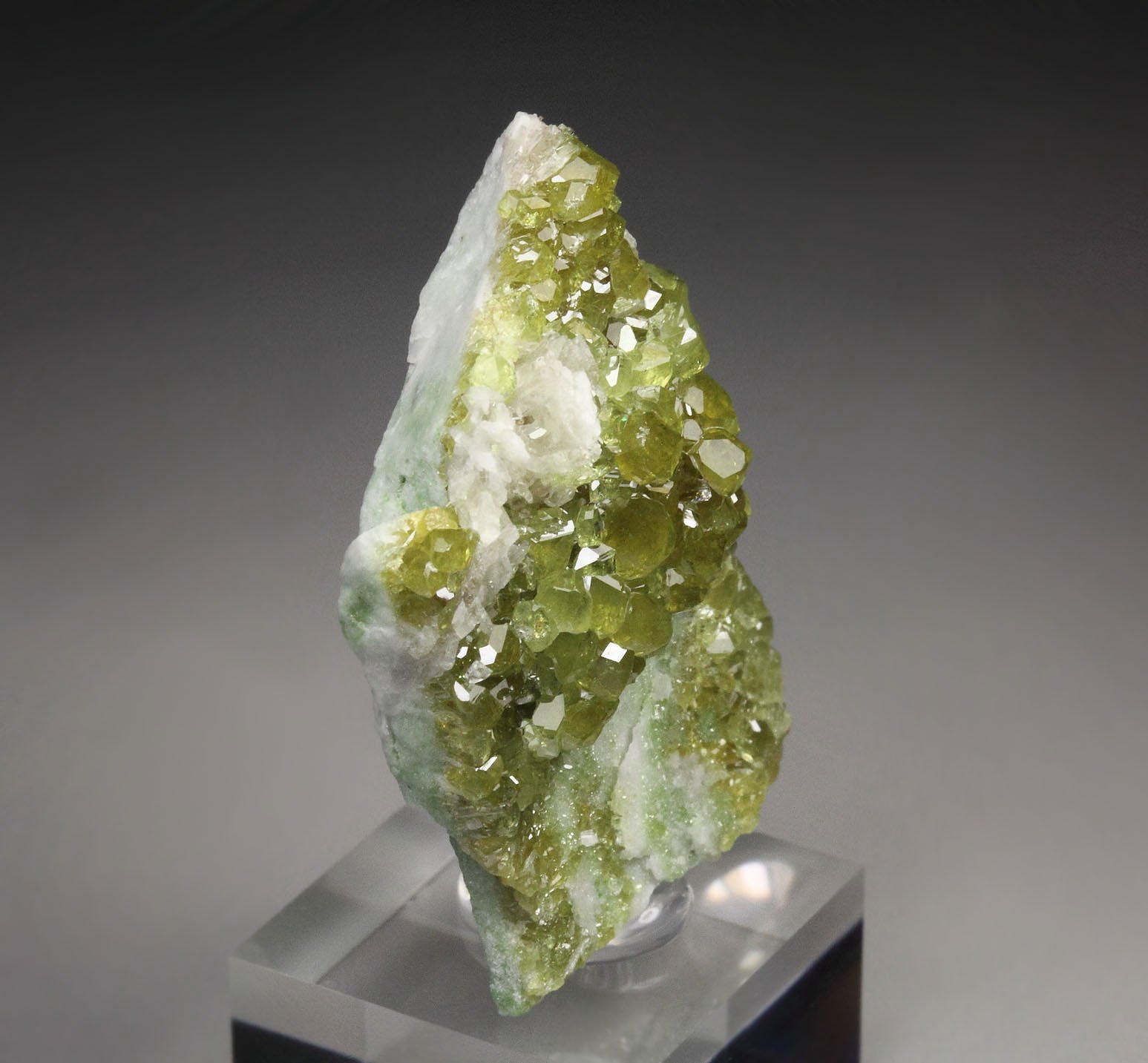 gem GARNET var. ANDRADITE var. TOPAZOLITE