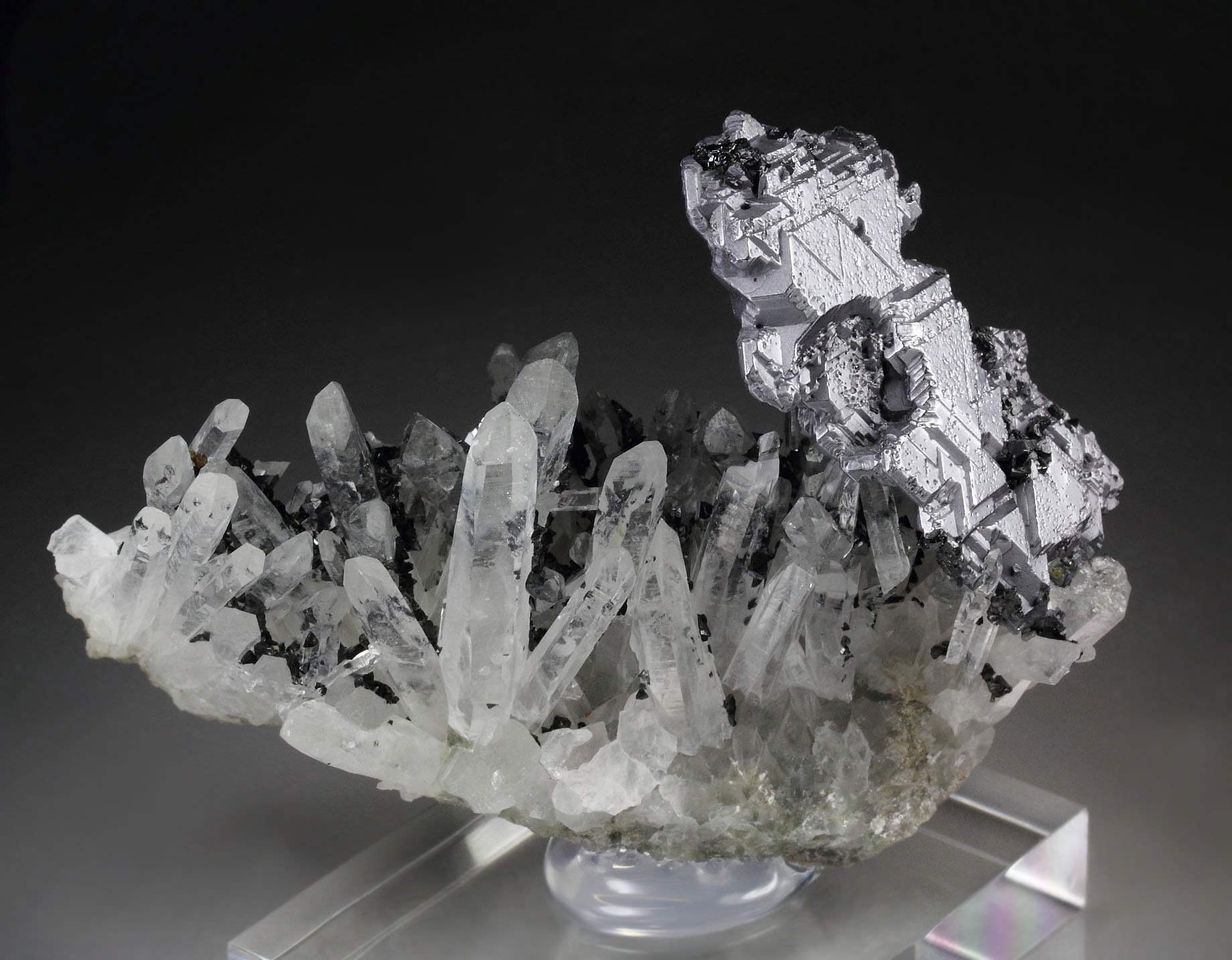 GALENA - SPINEL LAW TWIN, SPHALERITE, QUARTZ