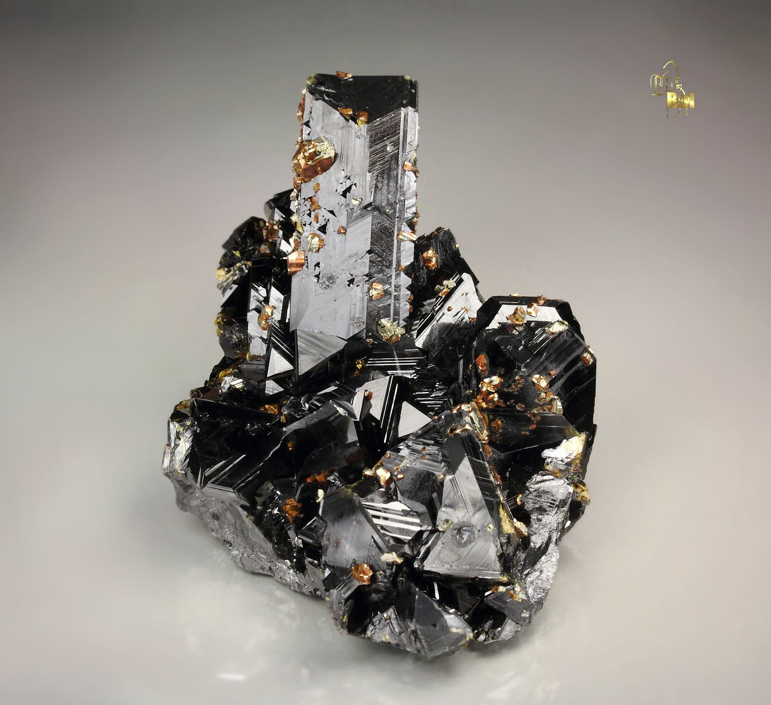 twinned SPHALERITE, PYRITE 