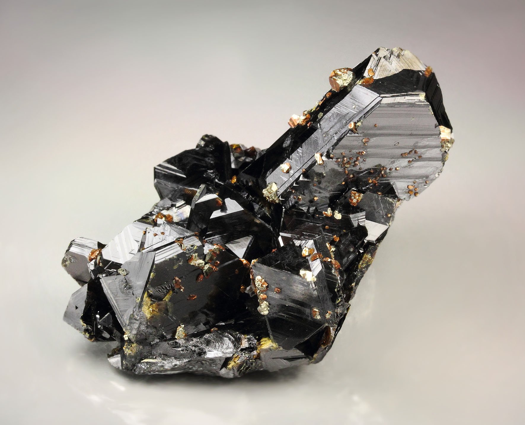 twinned SPHALERITE, PYRITE 