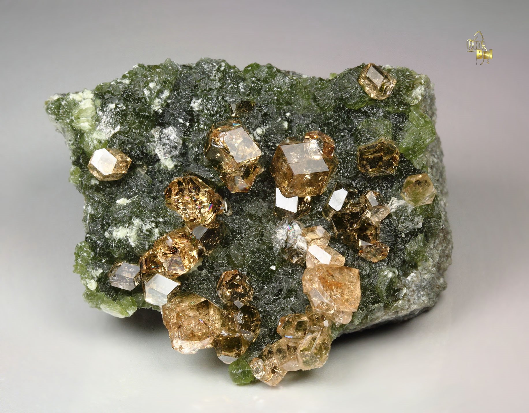 gem GARNET var. GROSSULAR, CLINOCHLORE