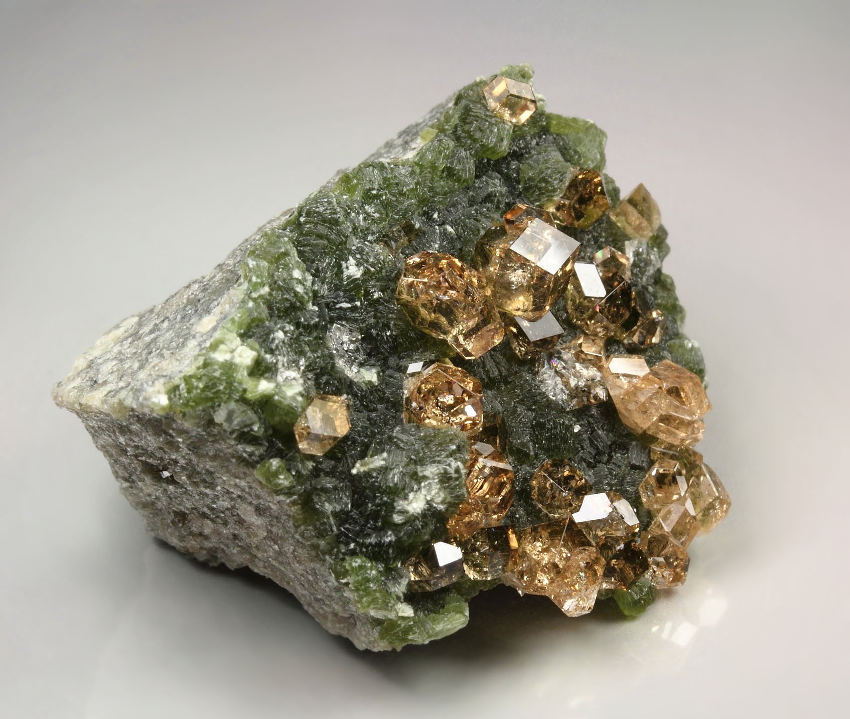 gem GARNET var. GROSSULAR, CLINOCHLORE