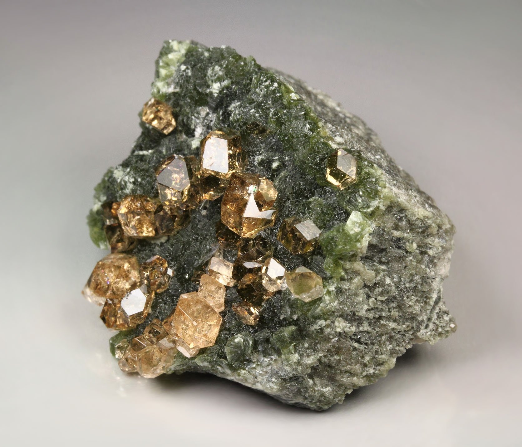 gem GARNET var. GROSSULAR, CLINOCHLORE