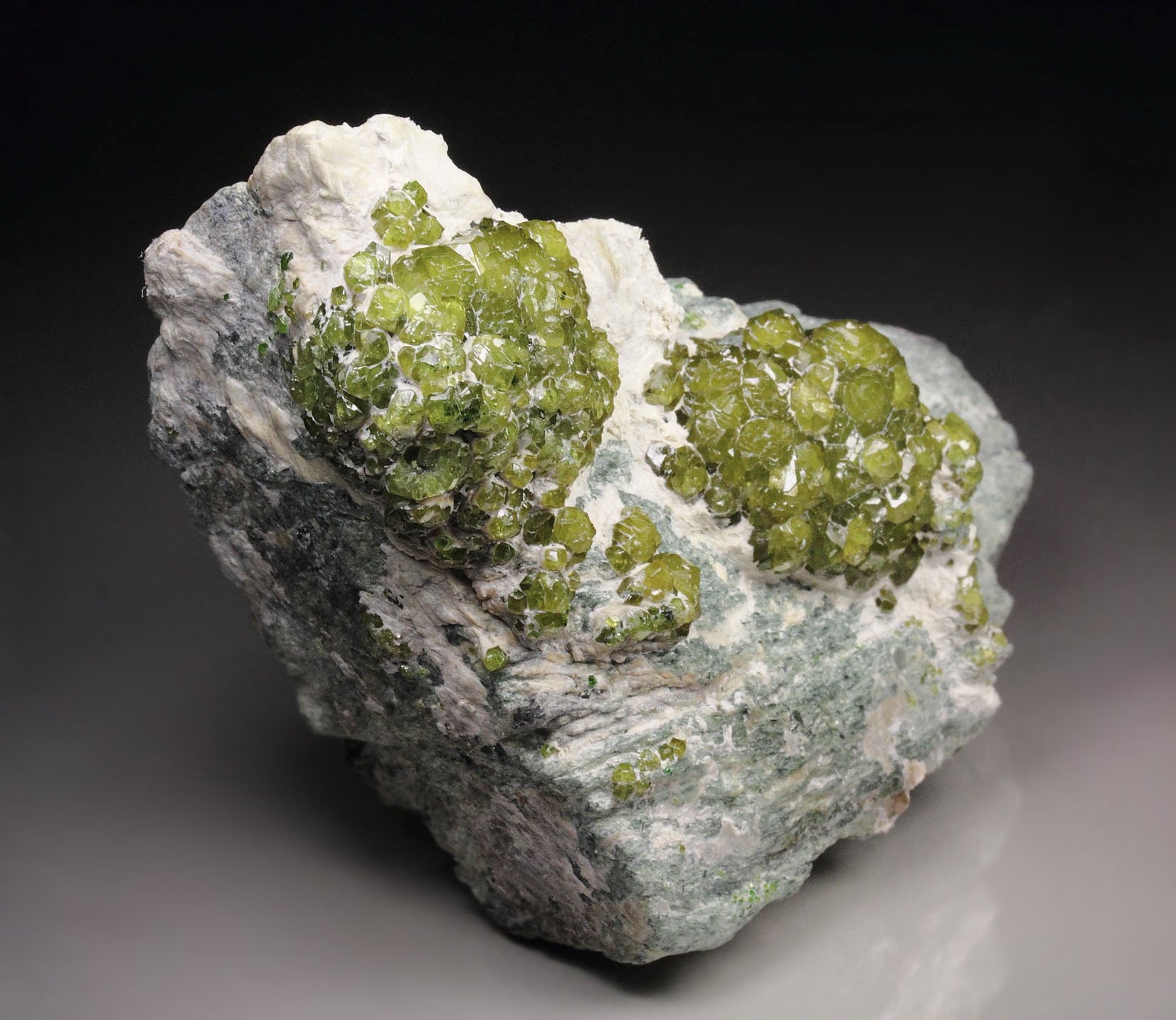 GARNET var. ANDRADITE var. DEMANTOID