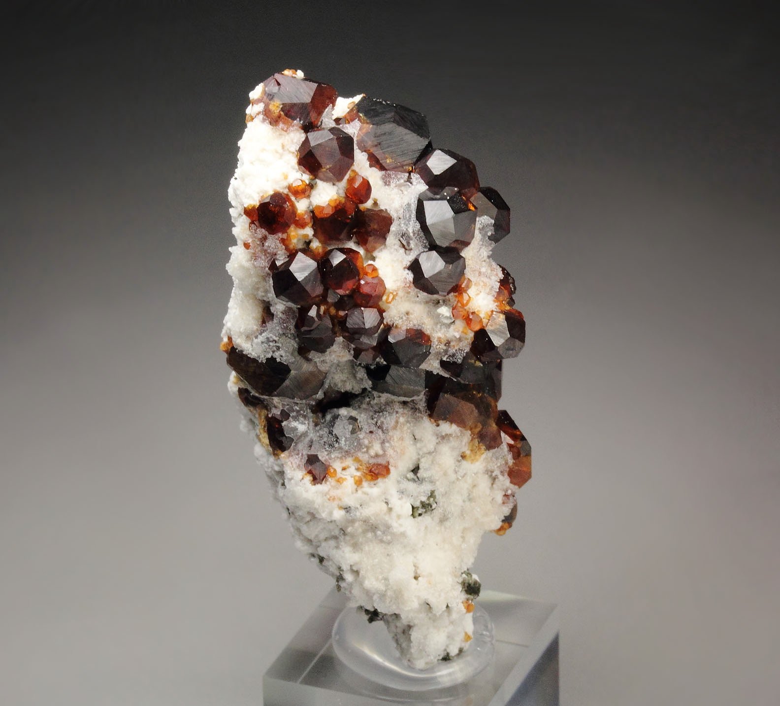 GARNET var. SPESSARTINE