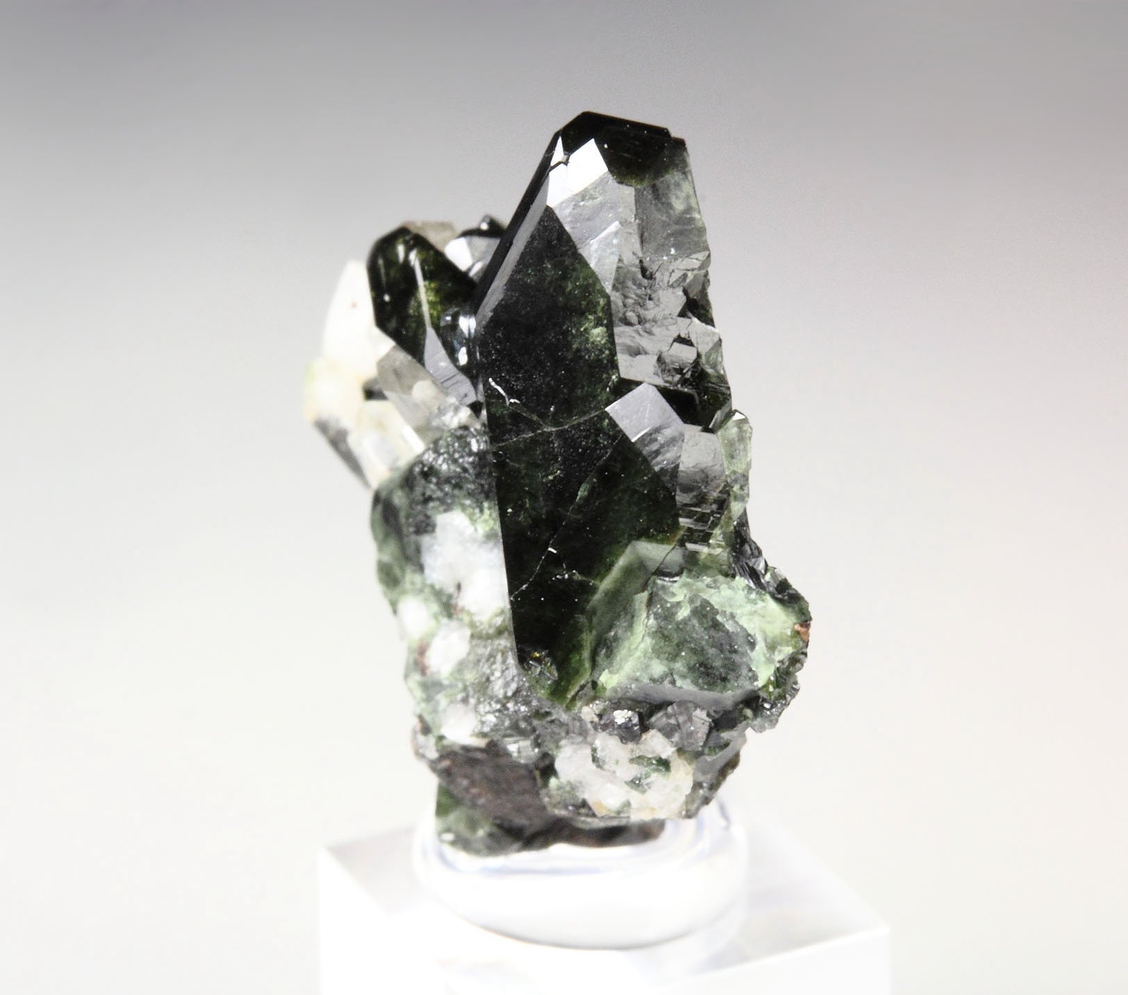 twinned KULANITE, QUARTZ