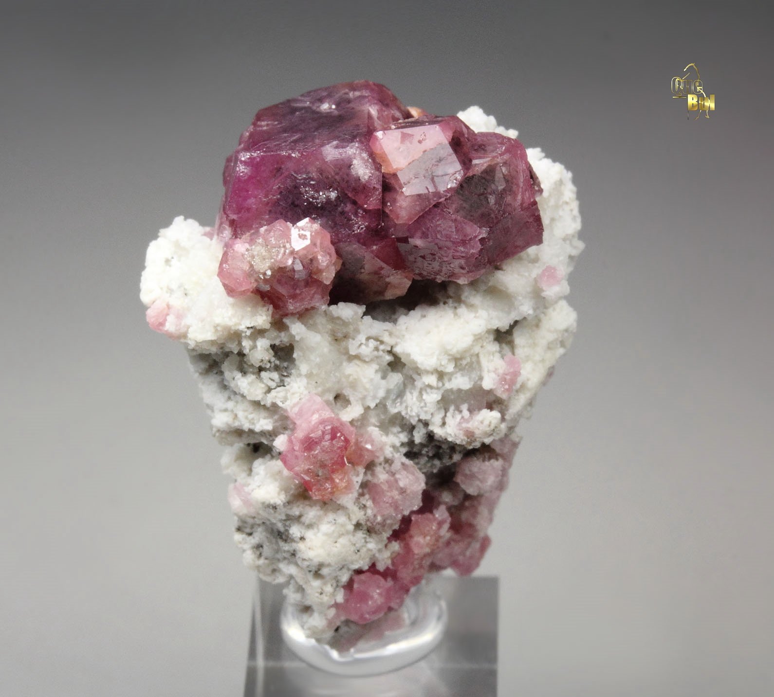 GARNET var. GROSSULAR