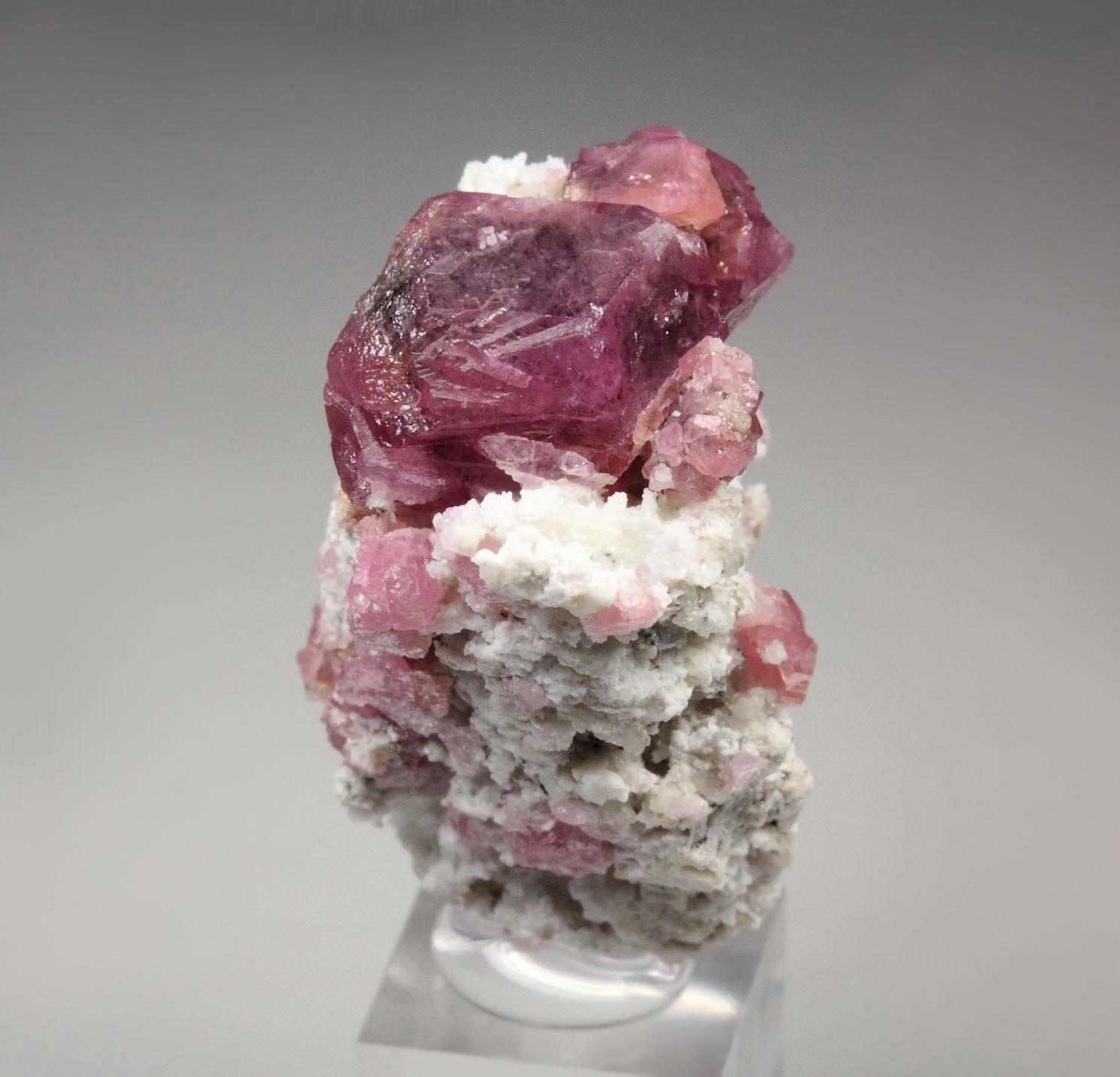 GARNET var. GROSSULAR