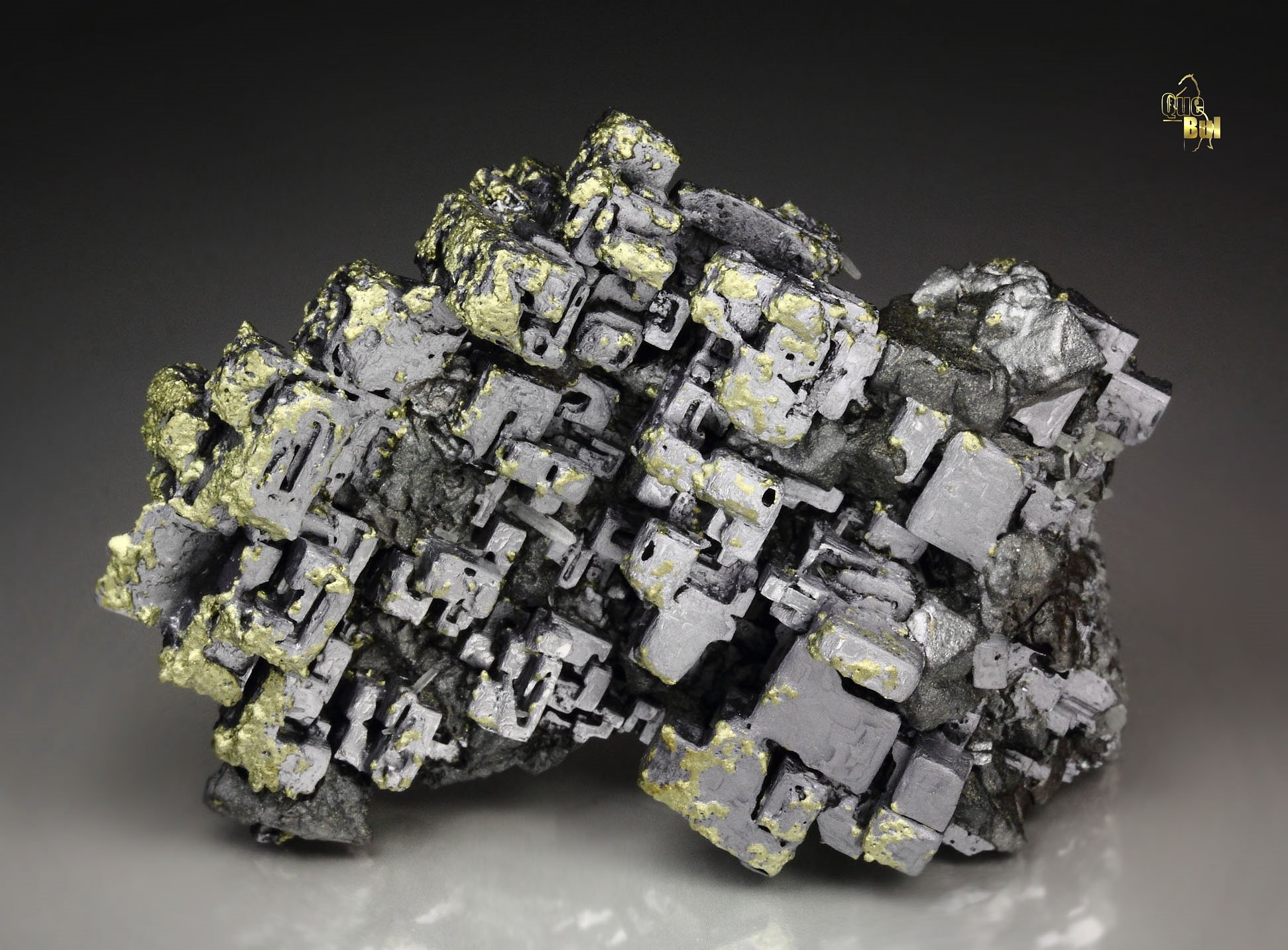 skeletal GALENA, CHALCOPYRITE, SPHALERITE 