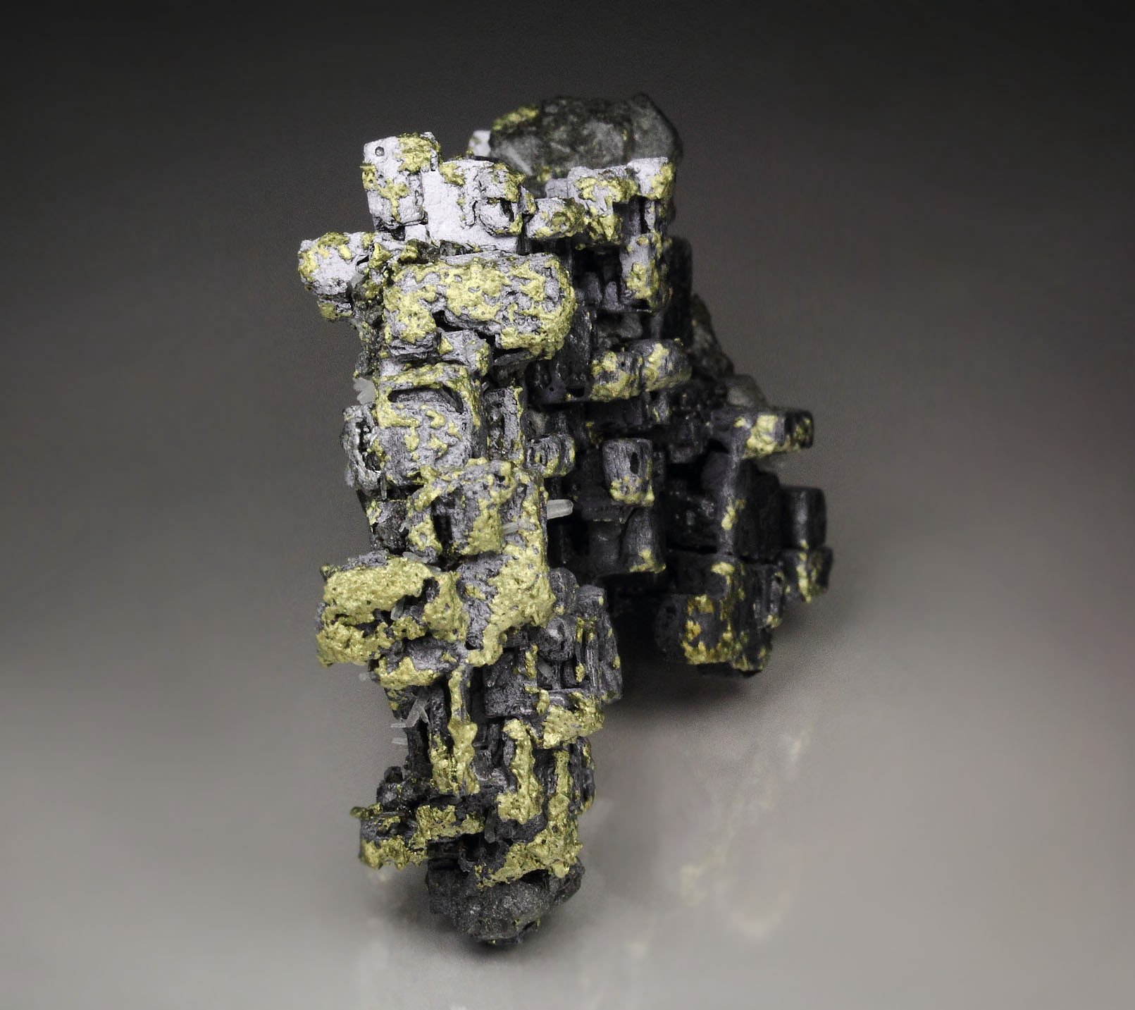 skeletal GALENA, CHALCOPYRITE, SPHALERITE 