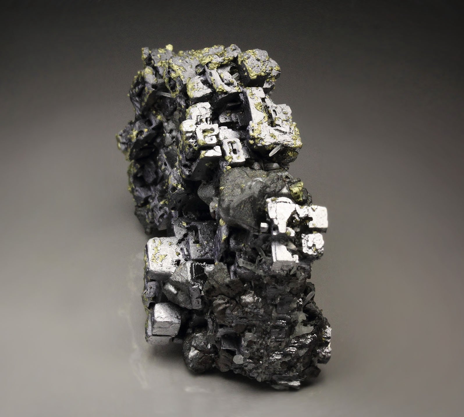 skeletal GALENA, CHALCOPYRITE, SPHALERITE 