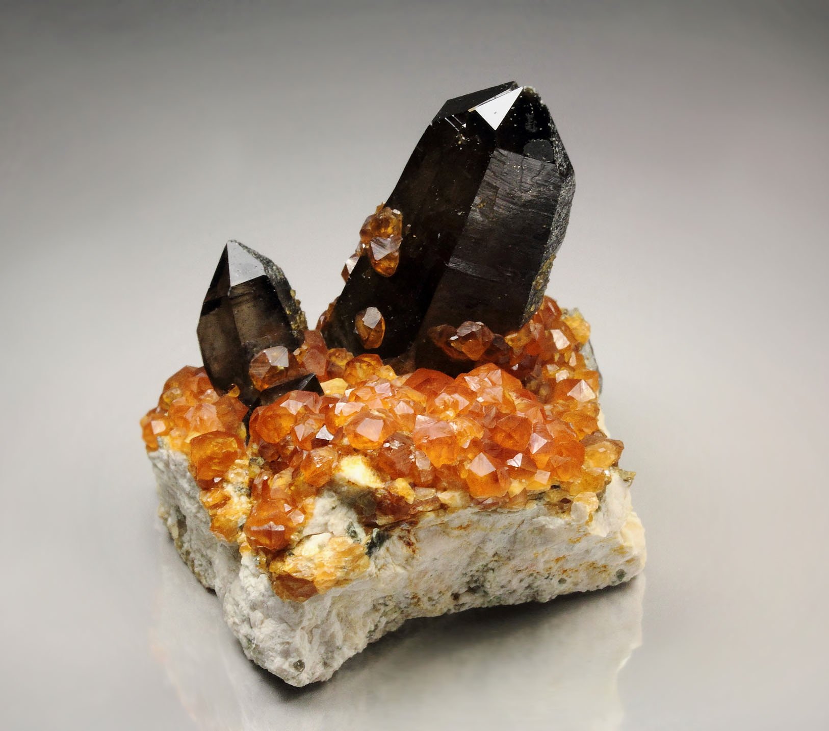 gem GARNET var. SPESSARTINE, QUARTZ var. SMOKY