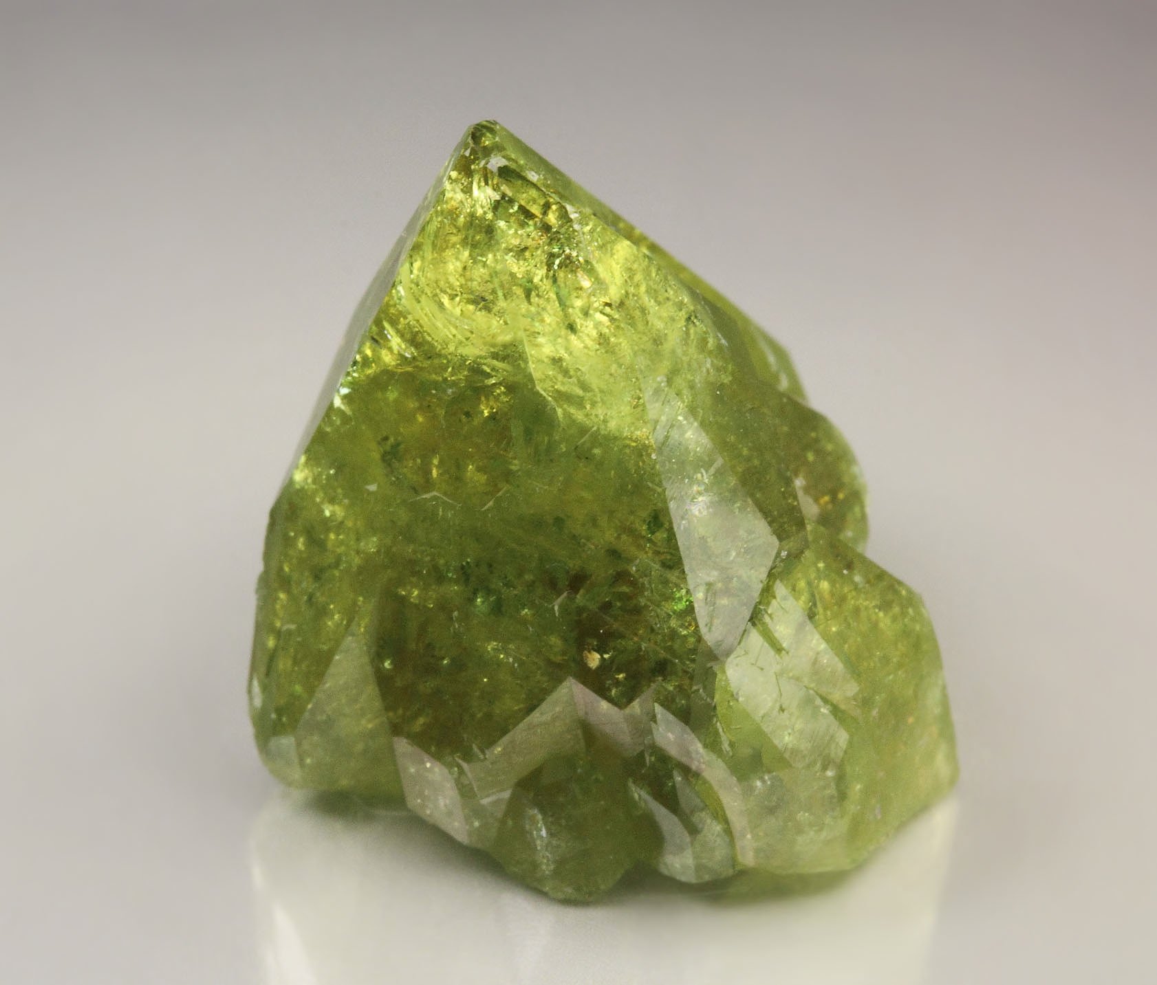 gem twinned VESUVIANITE floater