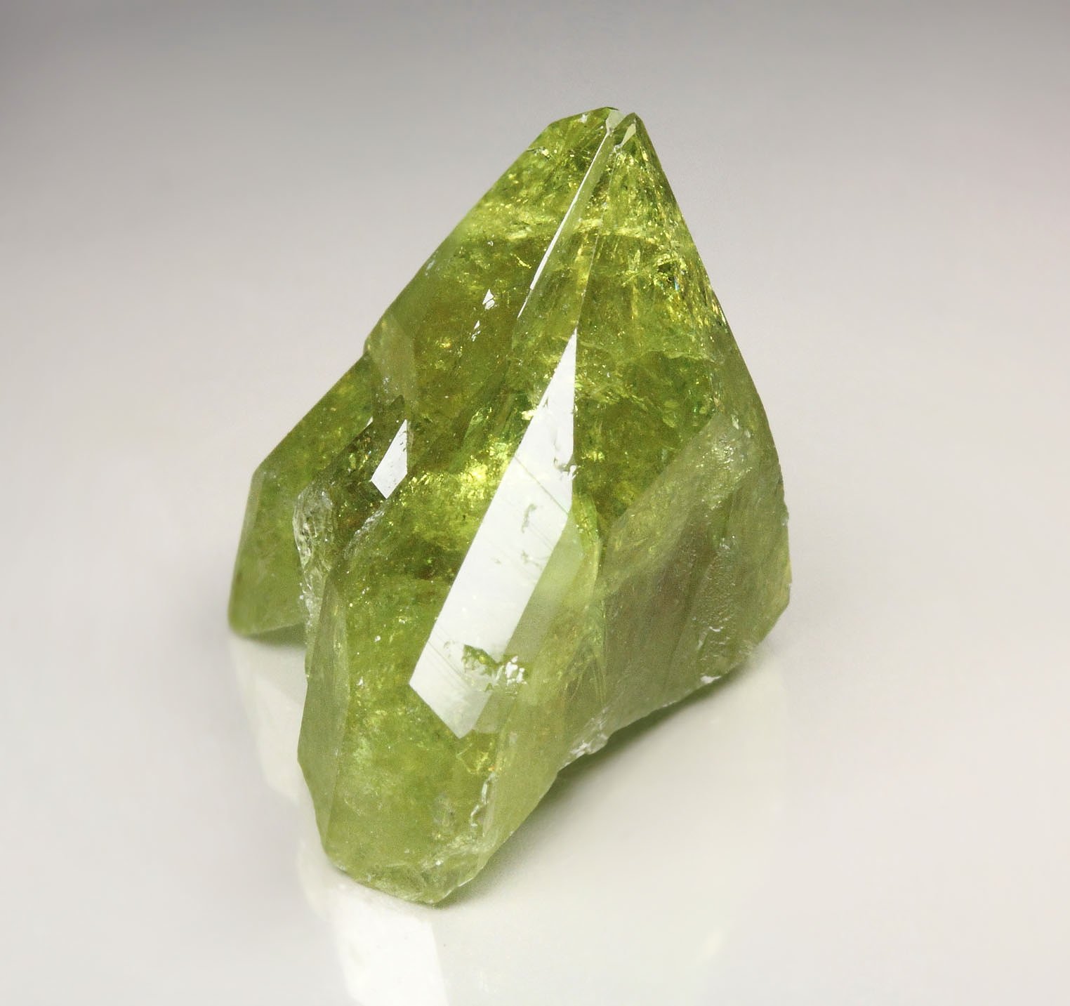 gem twinned VESUVIANITE floater