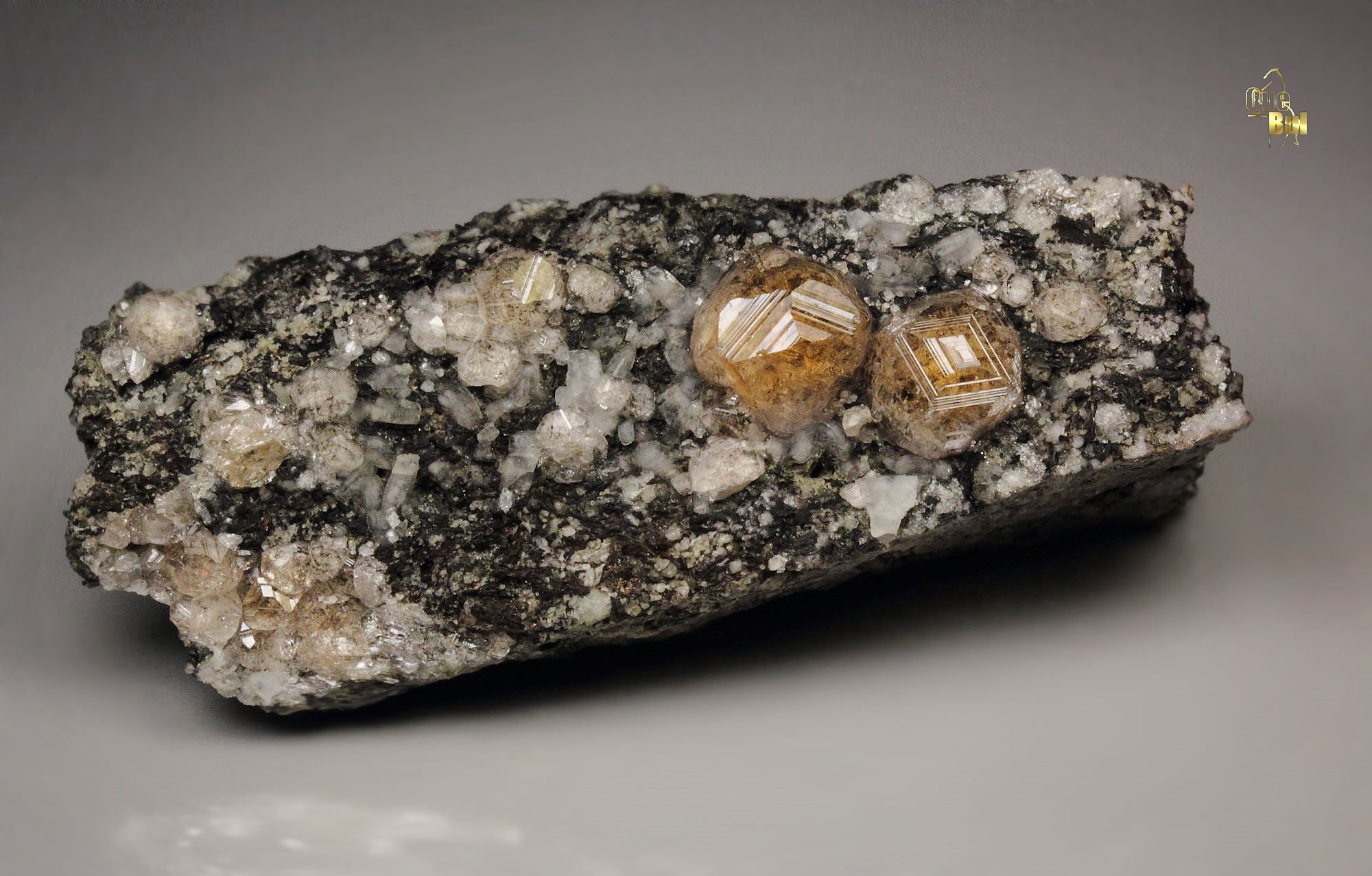 gem GARNET var. GROSSULAR