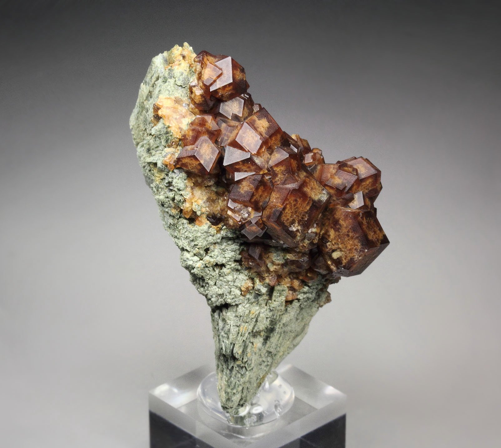 GARNET var. ANDRADITE, HEDENBERGITE