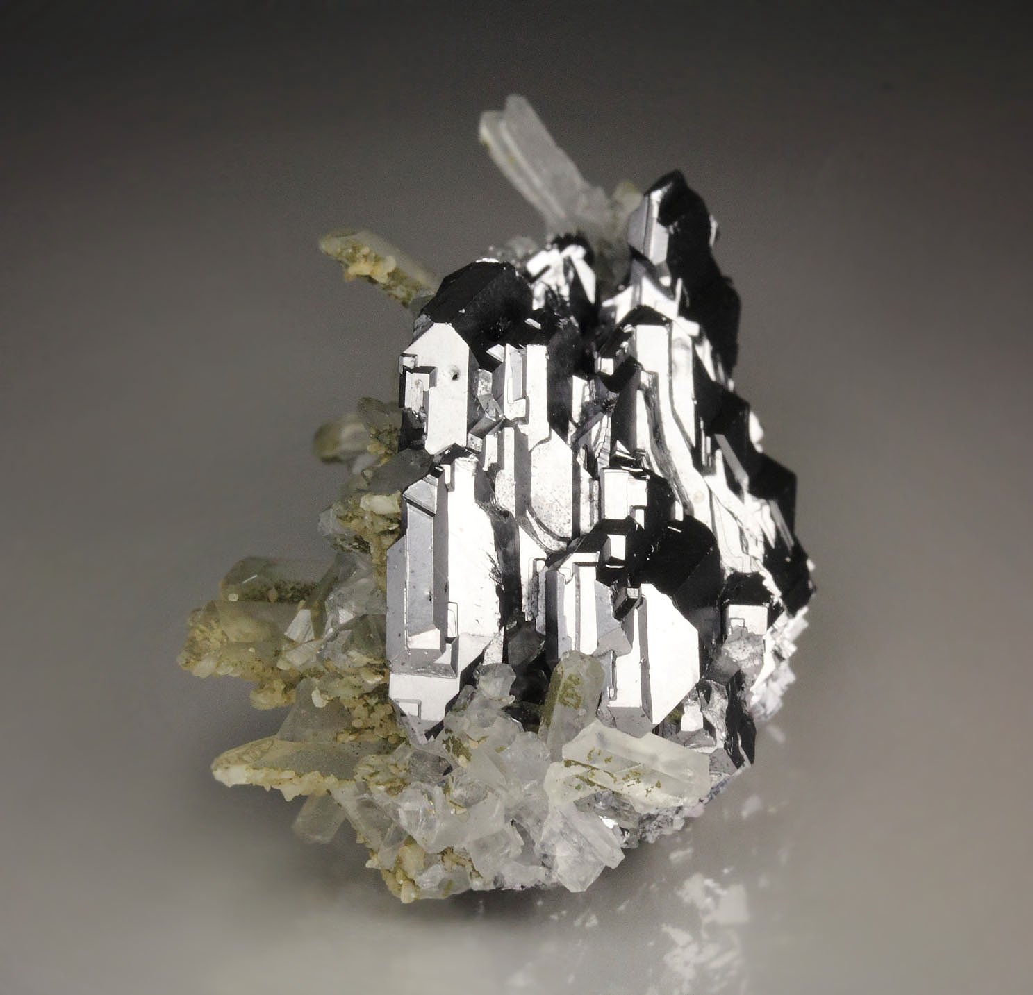 GALENA - SPINEL LAW TWIN, QUARTZ