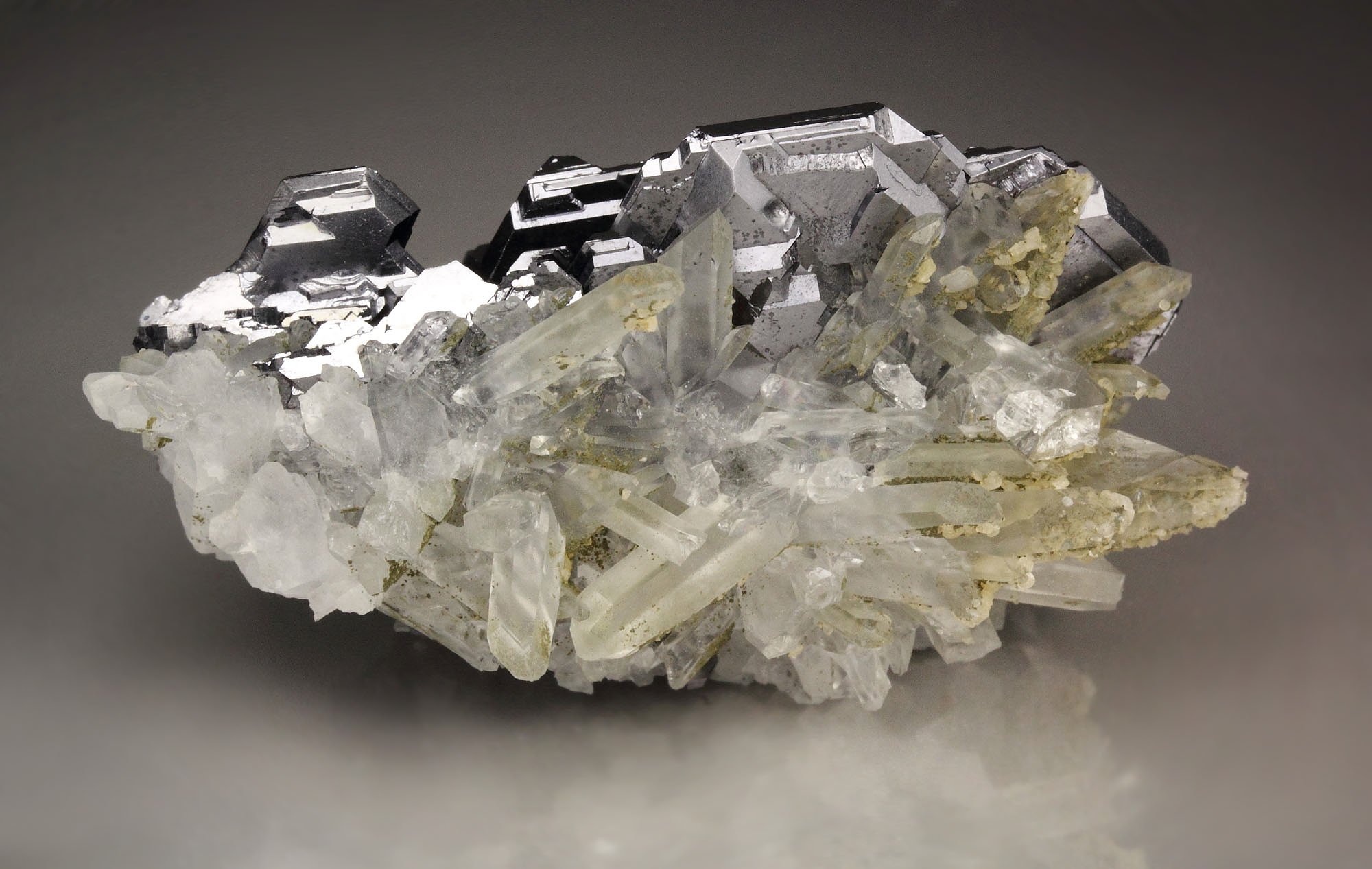 GALENA - SPINEL LAW TWIN, QUARTZ