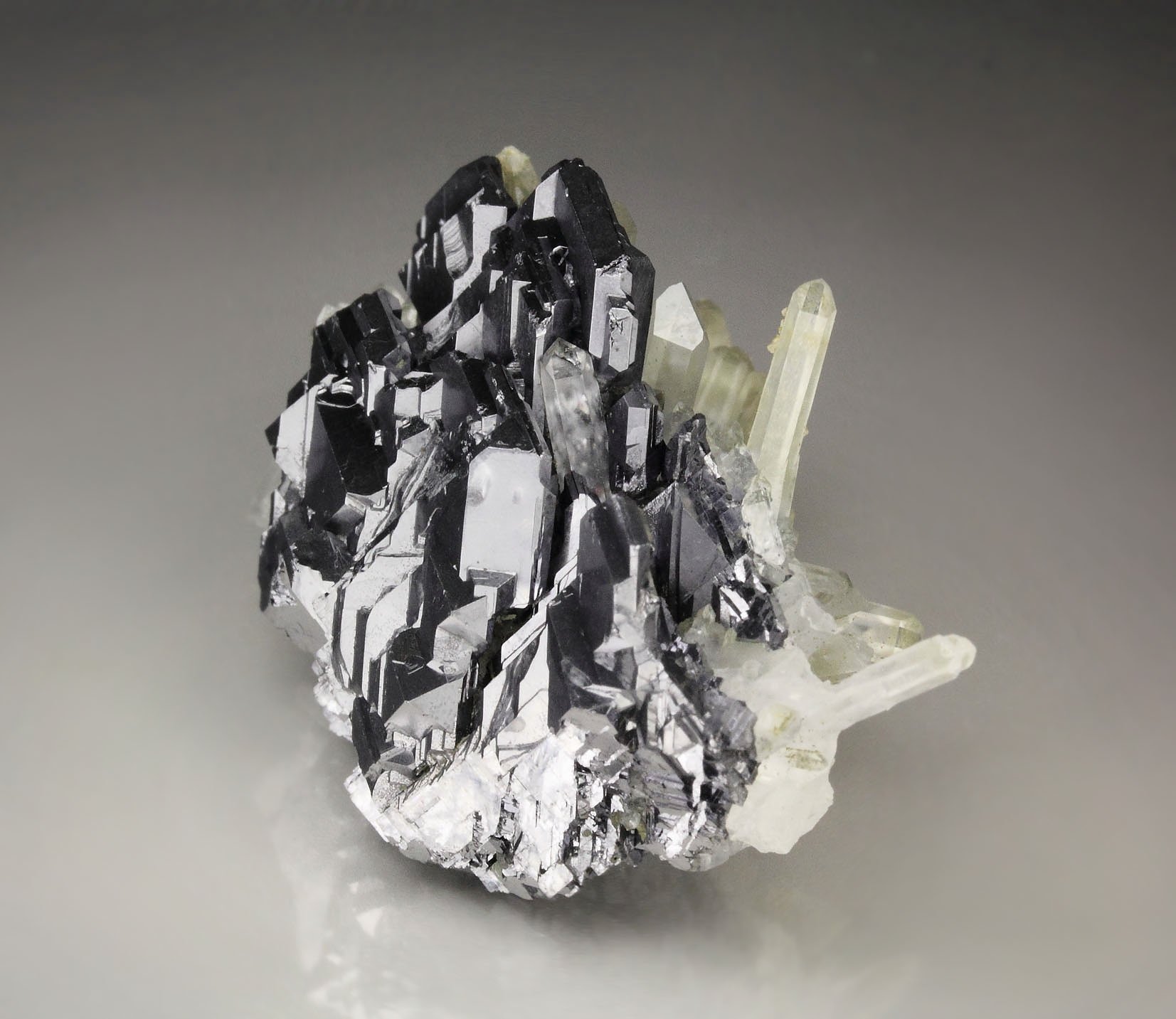 GALENA - SPINEL LAW TWIN, QUARTZ