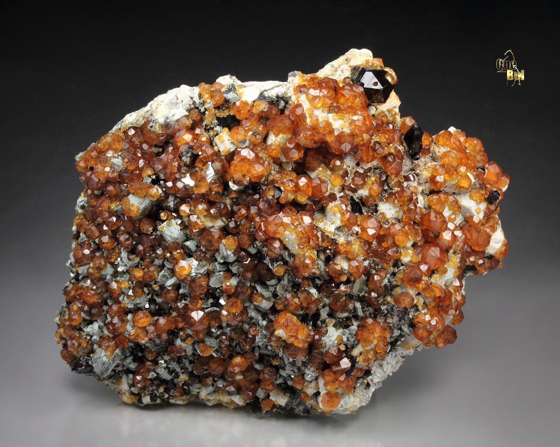 gem GARNET var. SPESSARTINE, QUARTZ var. SMOKY, MICROCLINE, MUSCOVITE