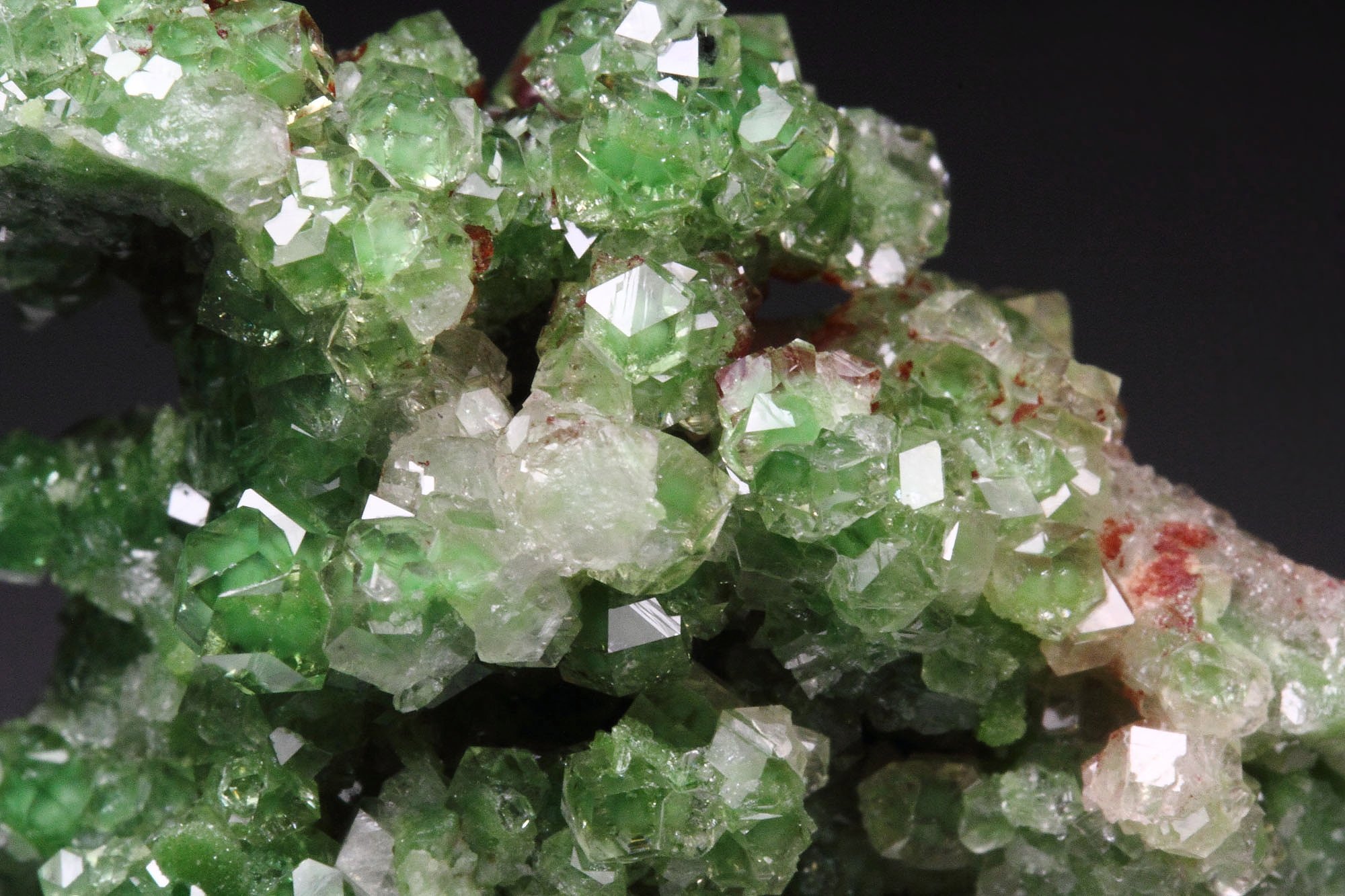 gem GARNET var. GROSSULAR with GREEN CHROMIAN PHANTOMS