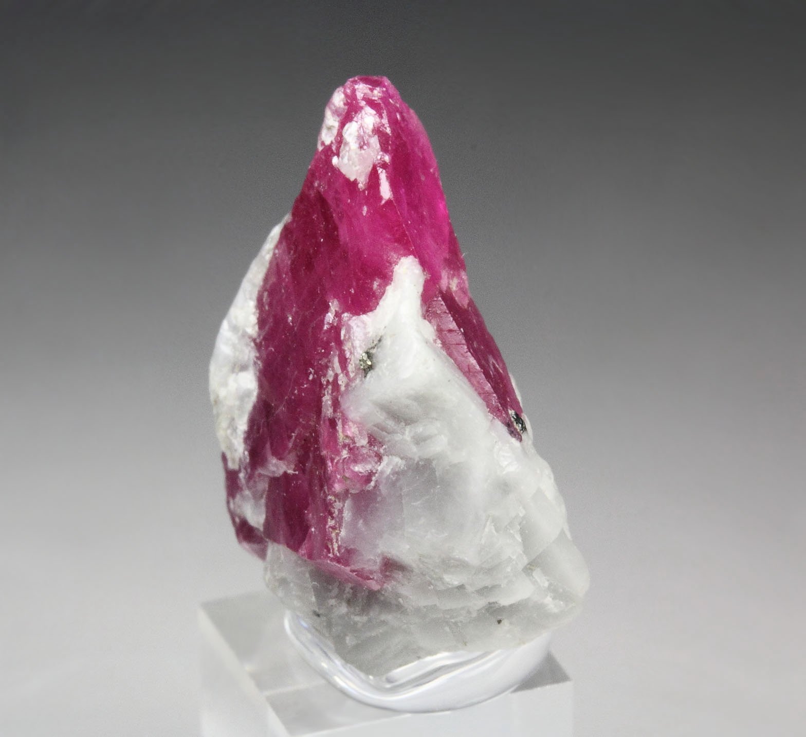 CORUNDUM var. RUBY