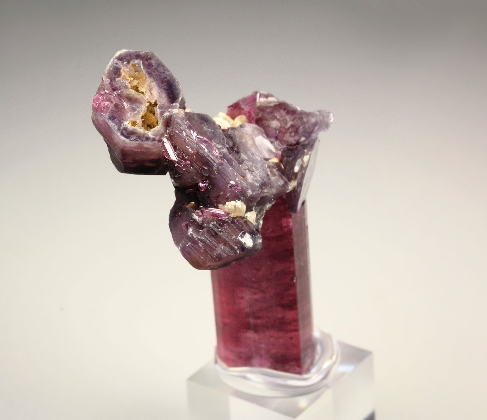 gem TOURMALINE var. ELBAITE, LEPIDOLITE