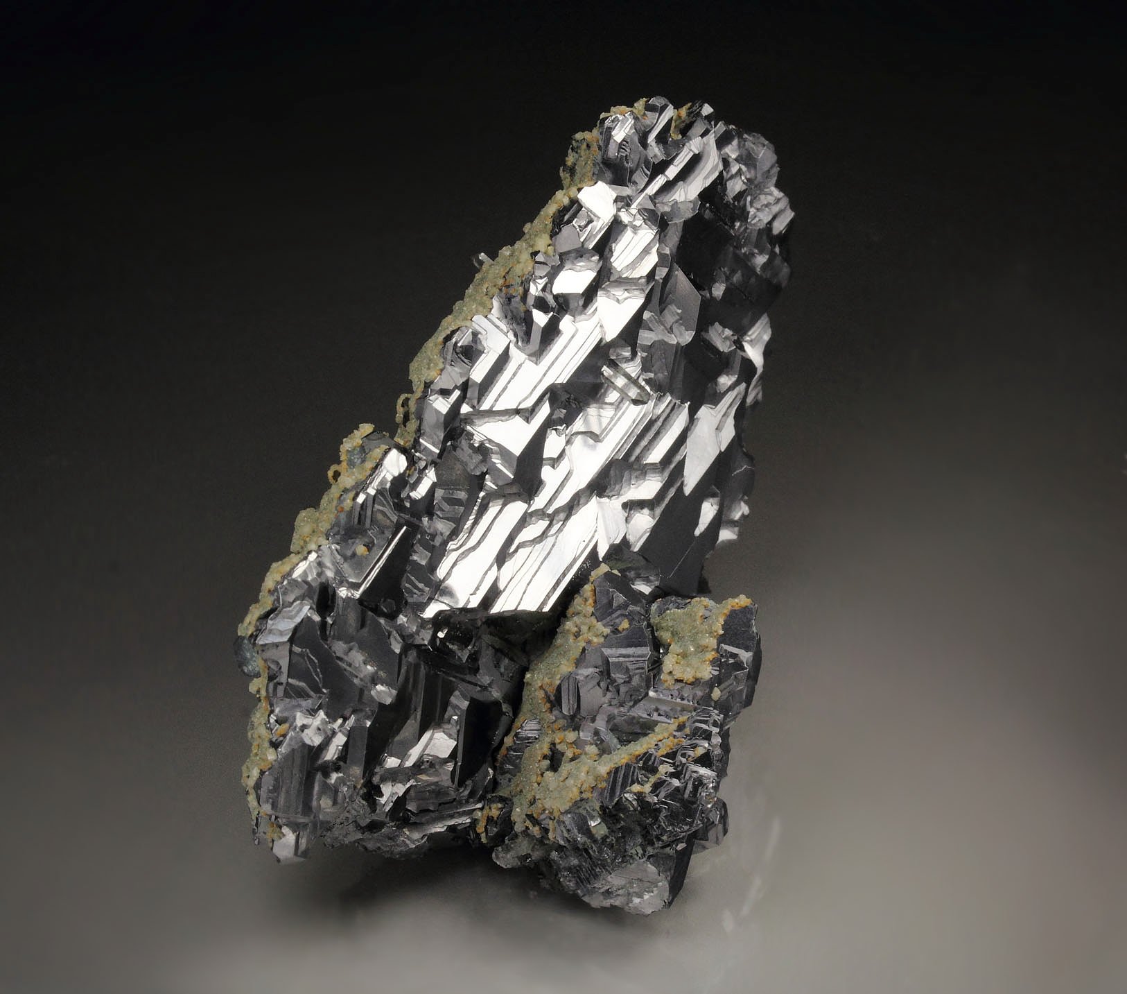 GALENA - SPINEL LAW TWIN, QUARTZ