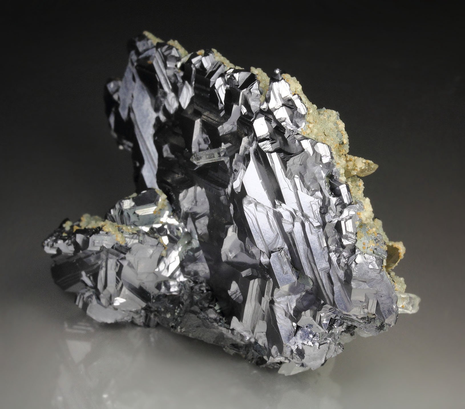 GALENA - SPINEL LAW TWIN, QUARTZ