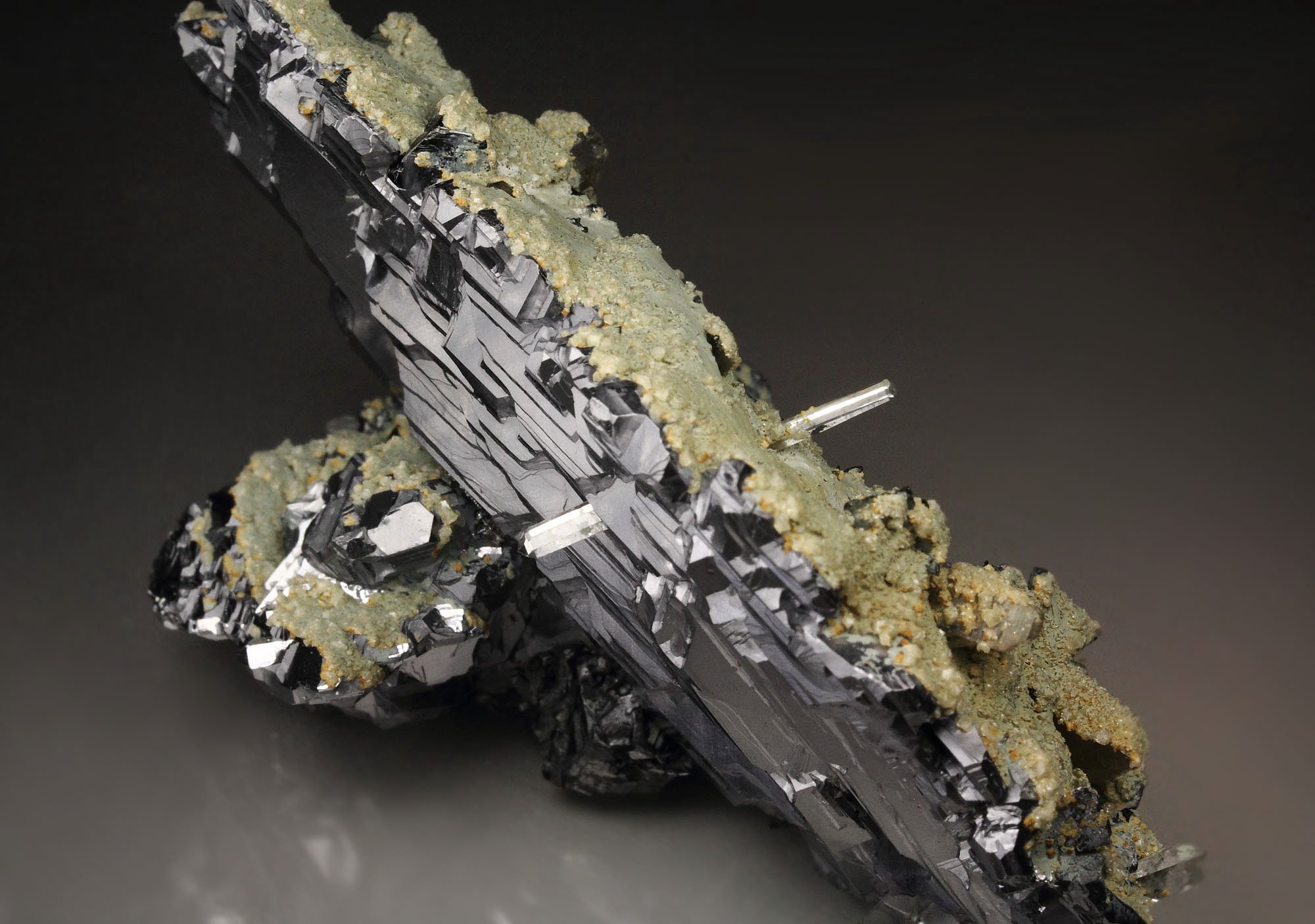 GALENA - SPINEL LAW TWIN, QUARTZ