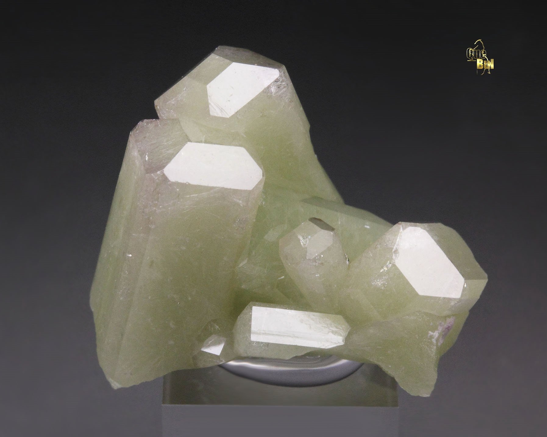 opaque VESUVIANITE