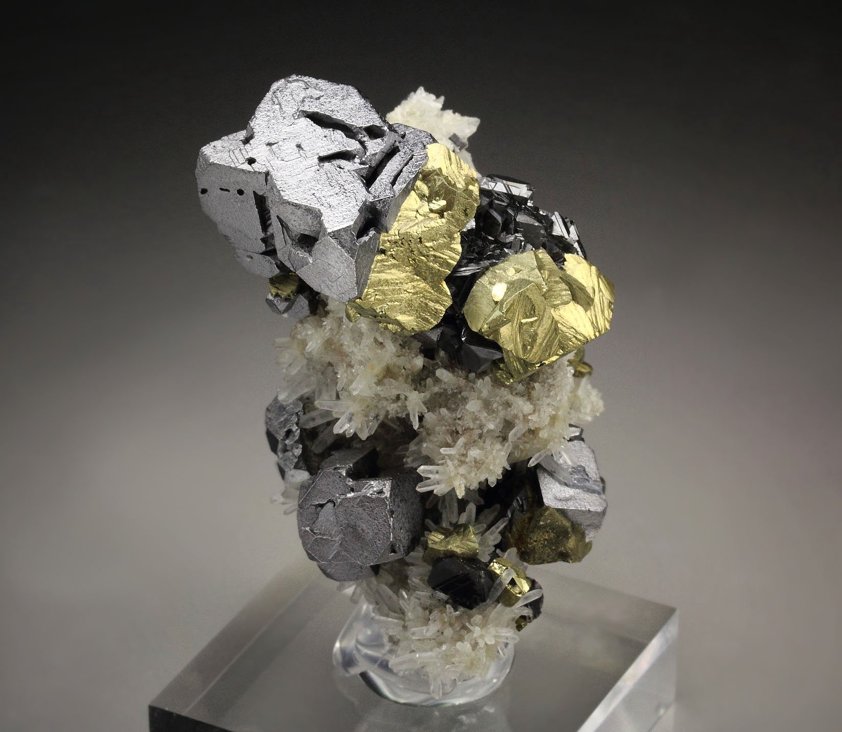 skeletal GALENA, CHALCOPYRITE, SPHALERITE, QUARTZ