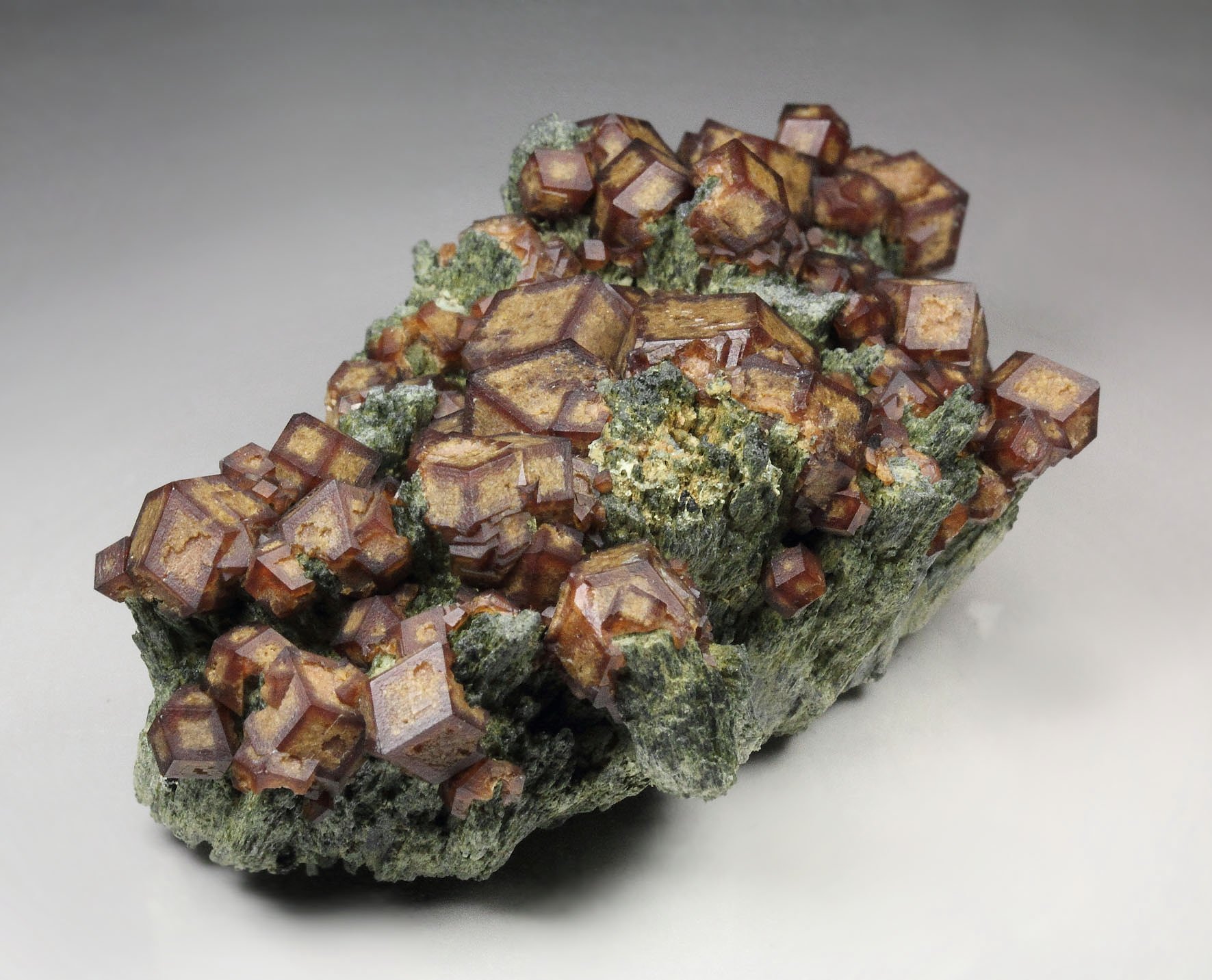 GARNET var. ANDRADITE, HEDENBERGITE