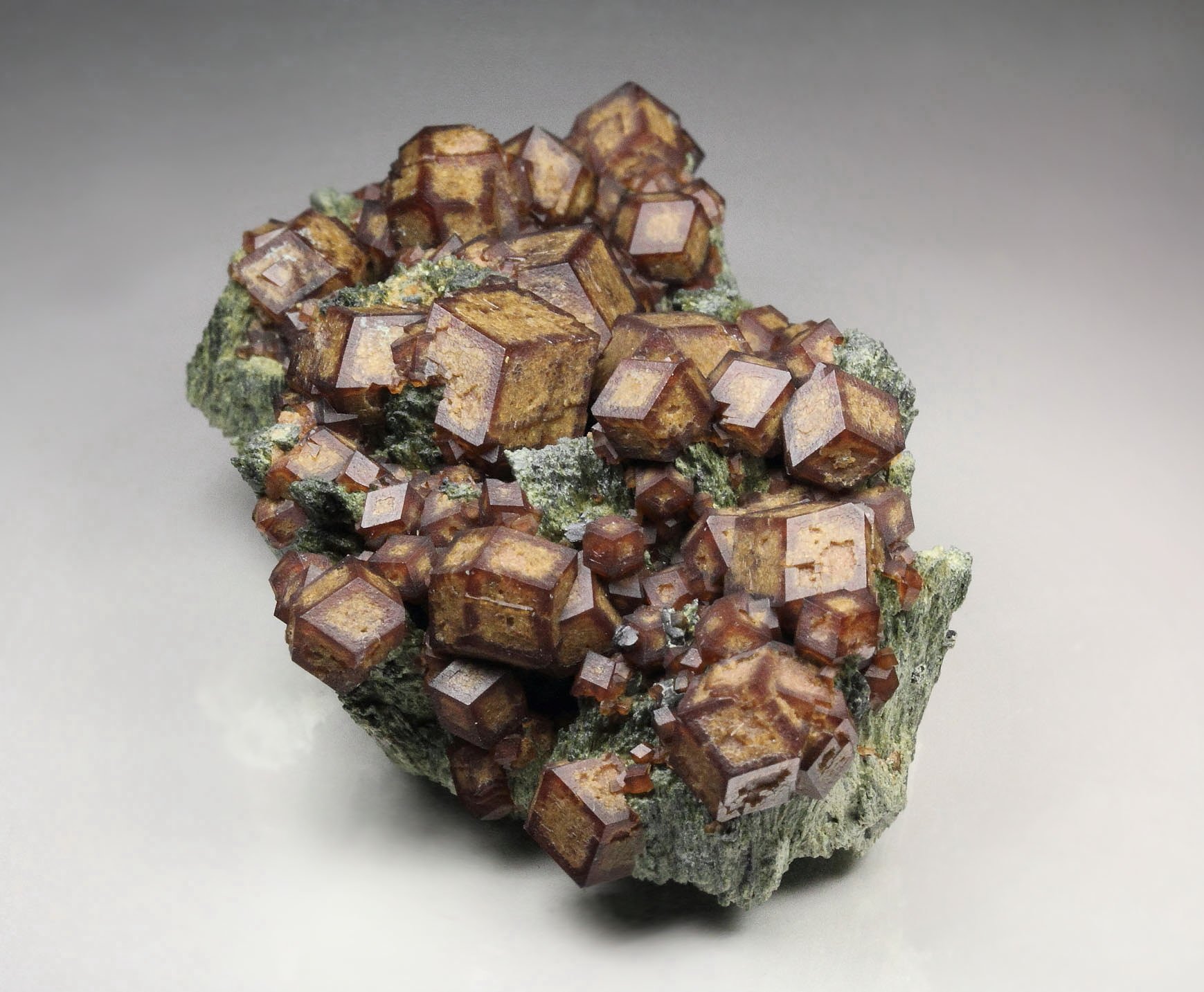 GARNET var. ANDRADITE, HEDENBERGITE