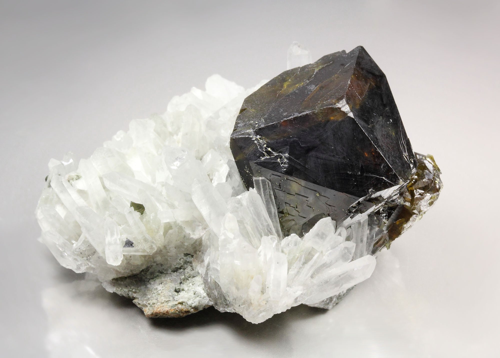 gemmy SPHALERITE var. CLEIOPHANE, QUARTZ