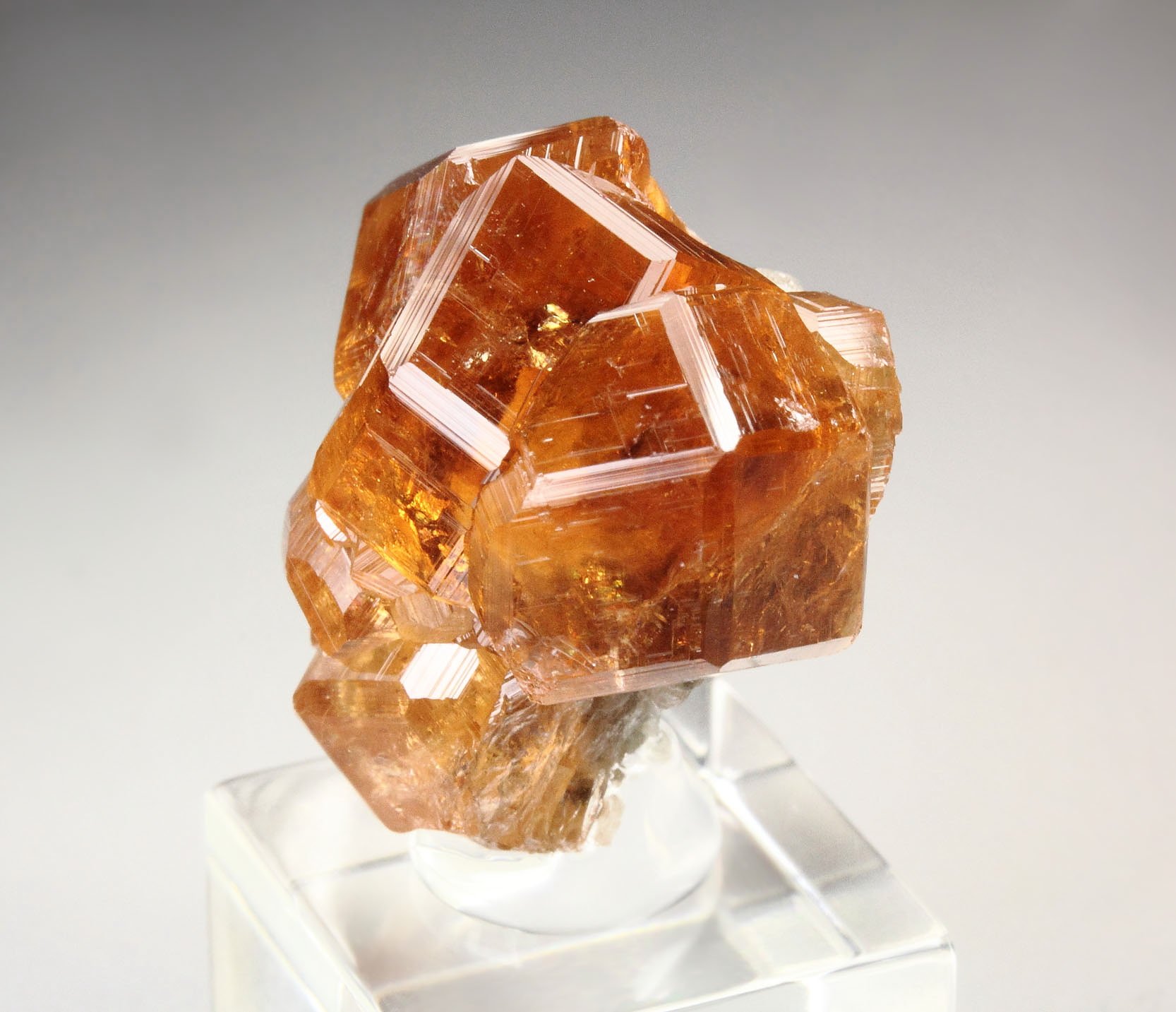 gem GARNET var. GROSSULAR