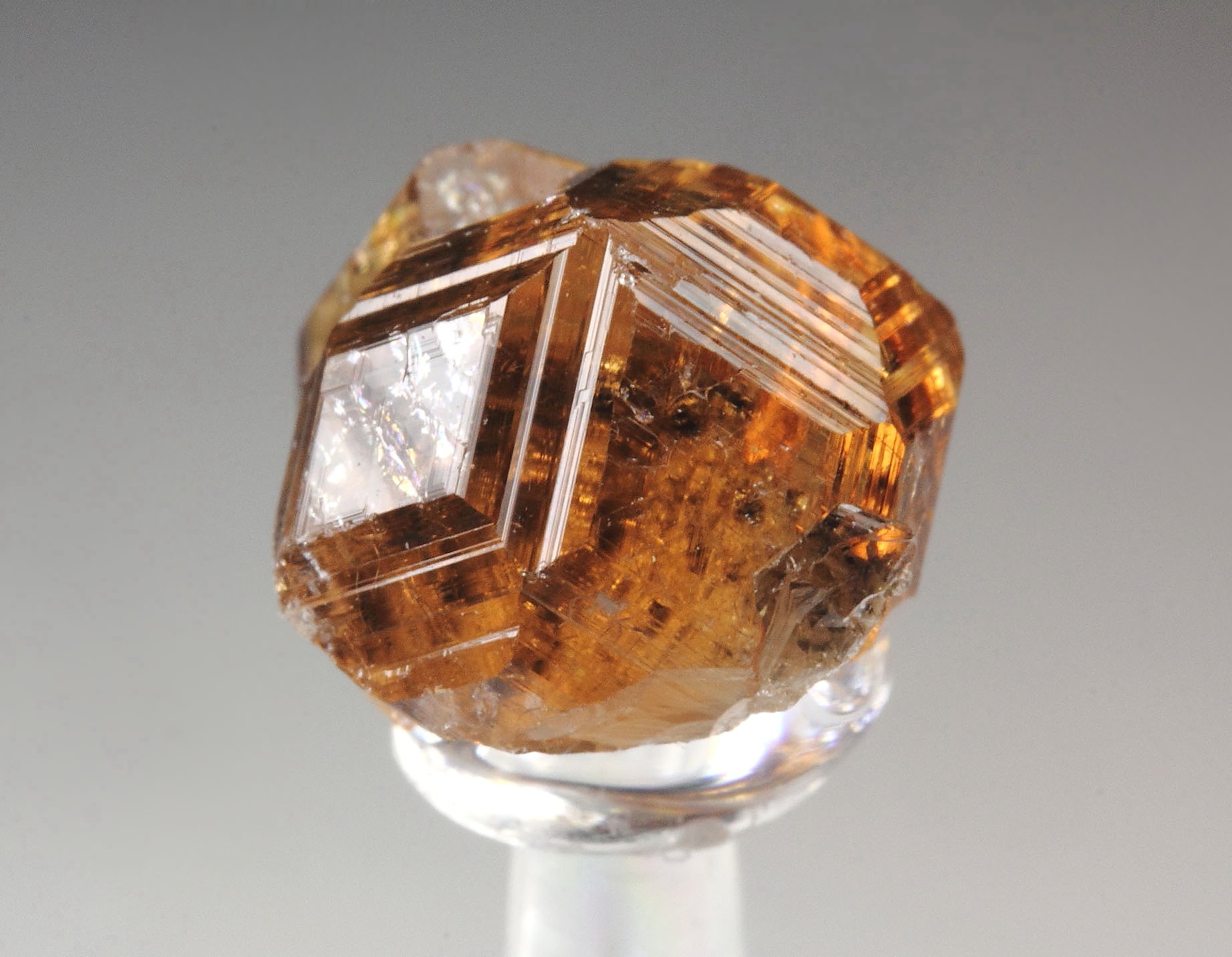 gem GARNET var. GROSSULAR