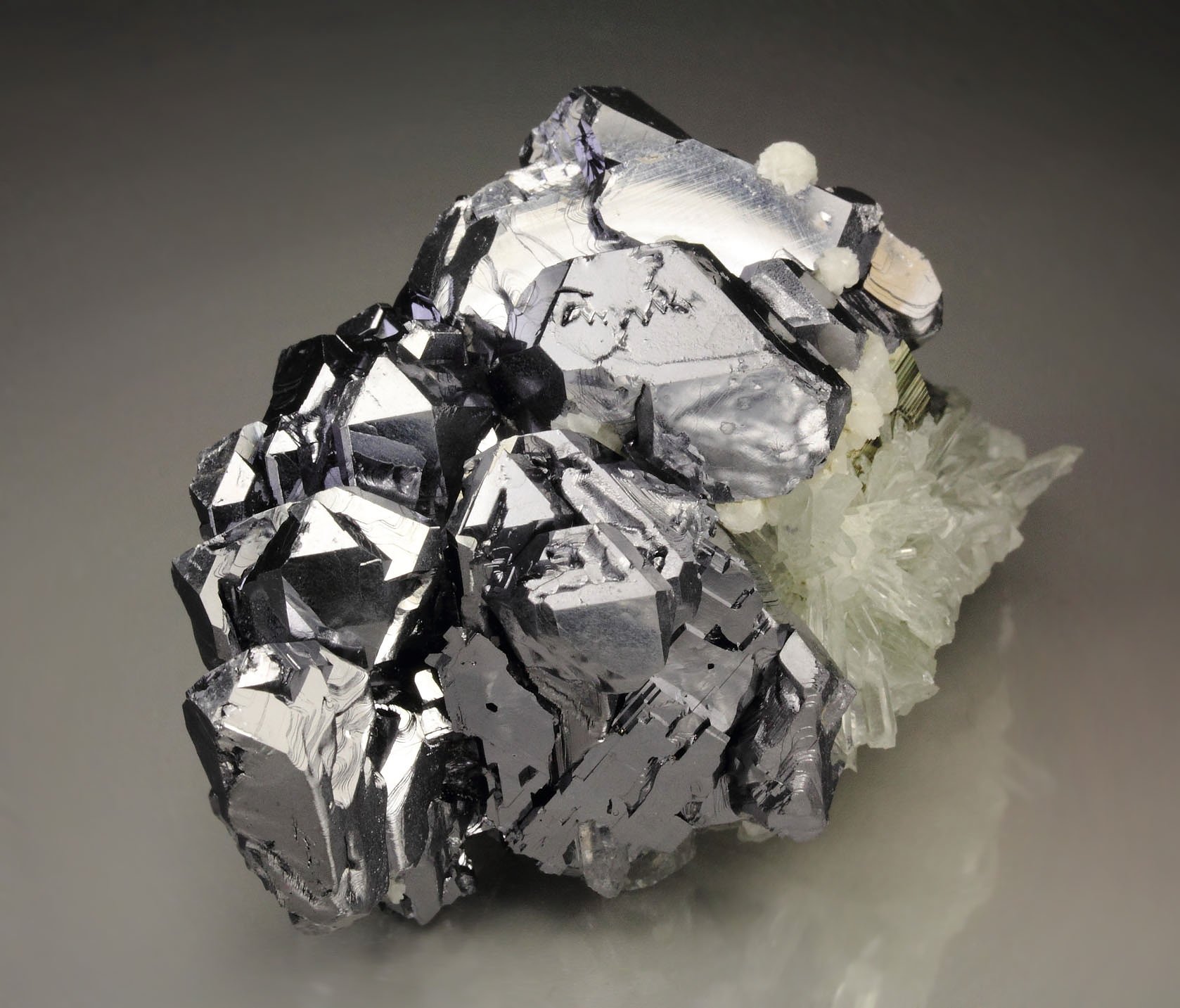 twinned GALENA, QUARTZ, CALCITE, PYRITE