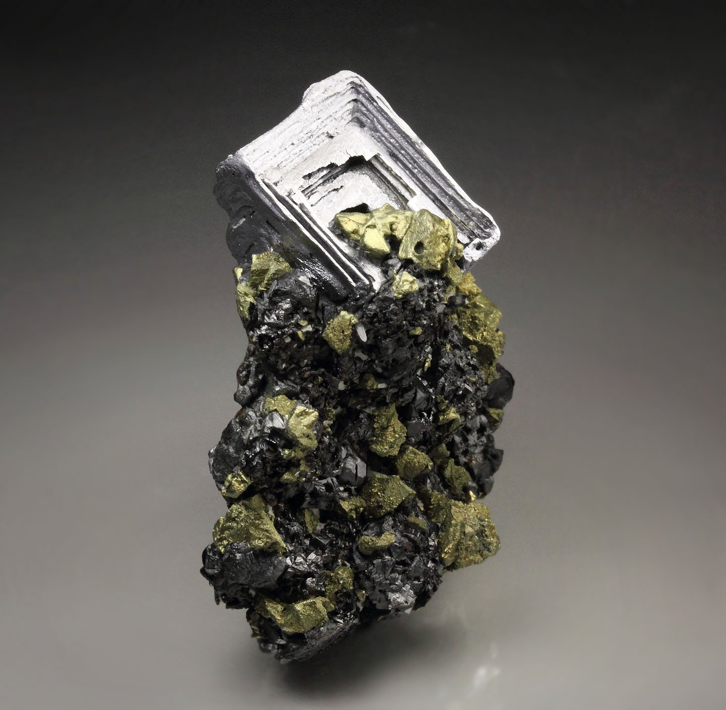 skeletal GALENA, CHALCOPYRITE, SPHALERITE, QUARTZ