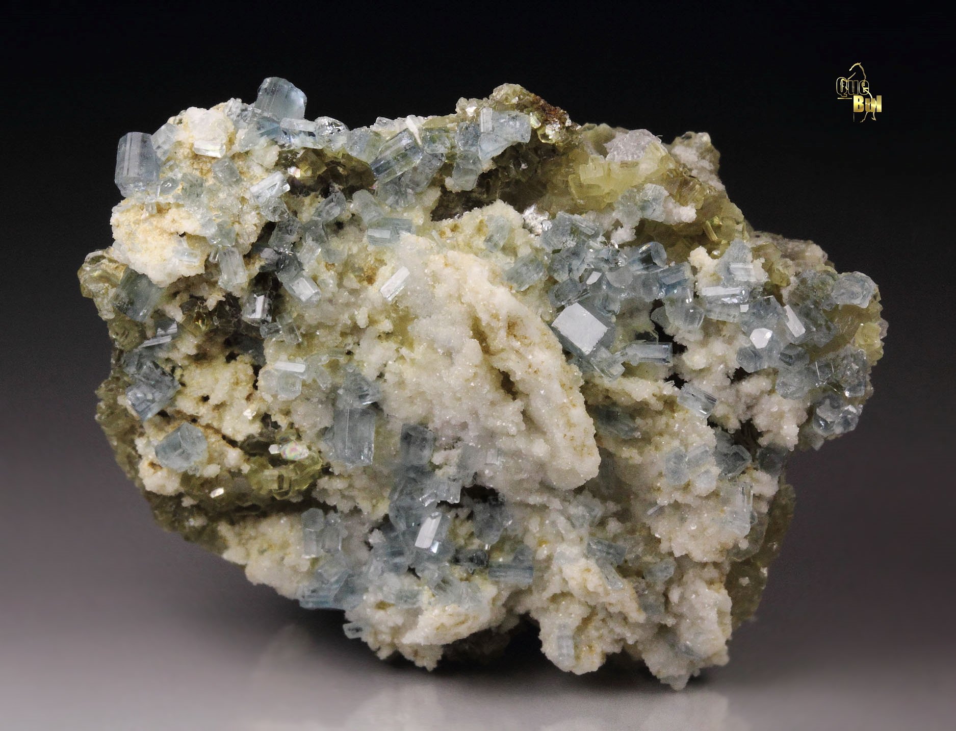 gem FLUORAPATITE, ALBITE, MUSCOVITE