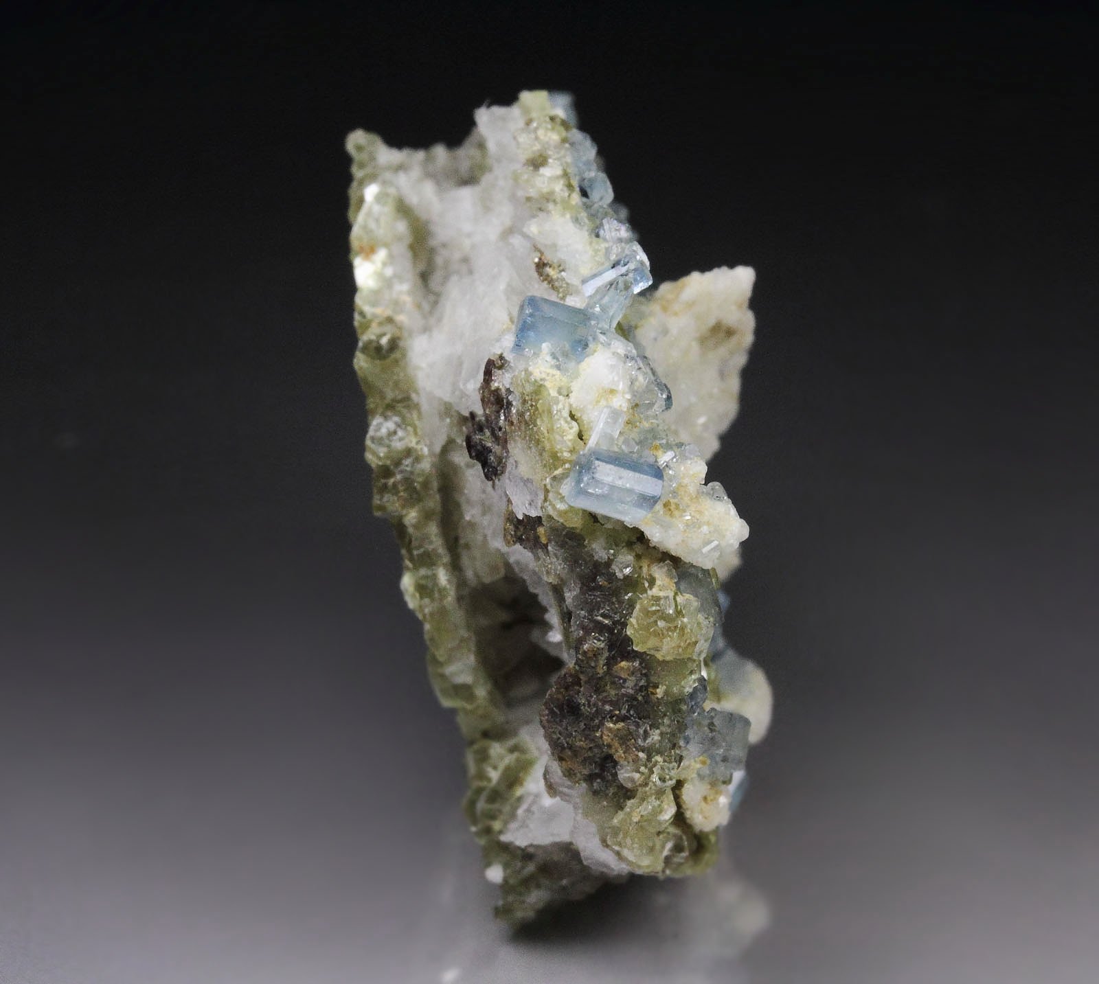 gem FLUORAPATITE, ALBITE, MUSCOVITE