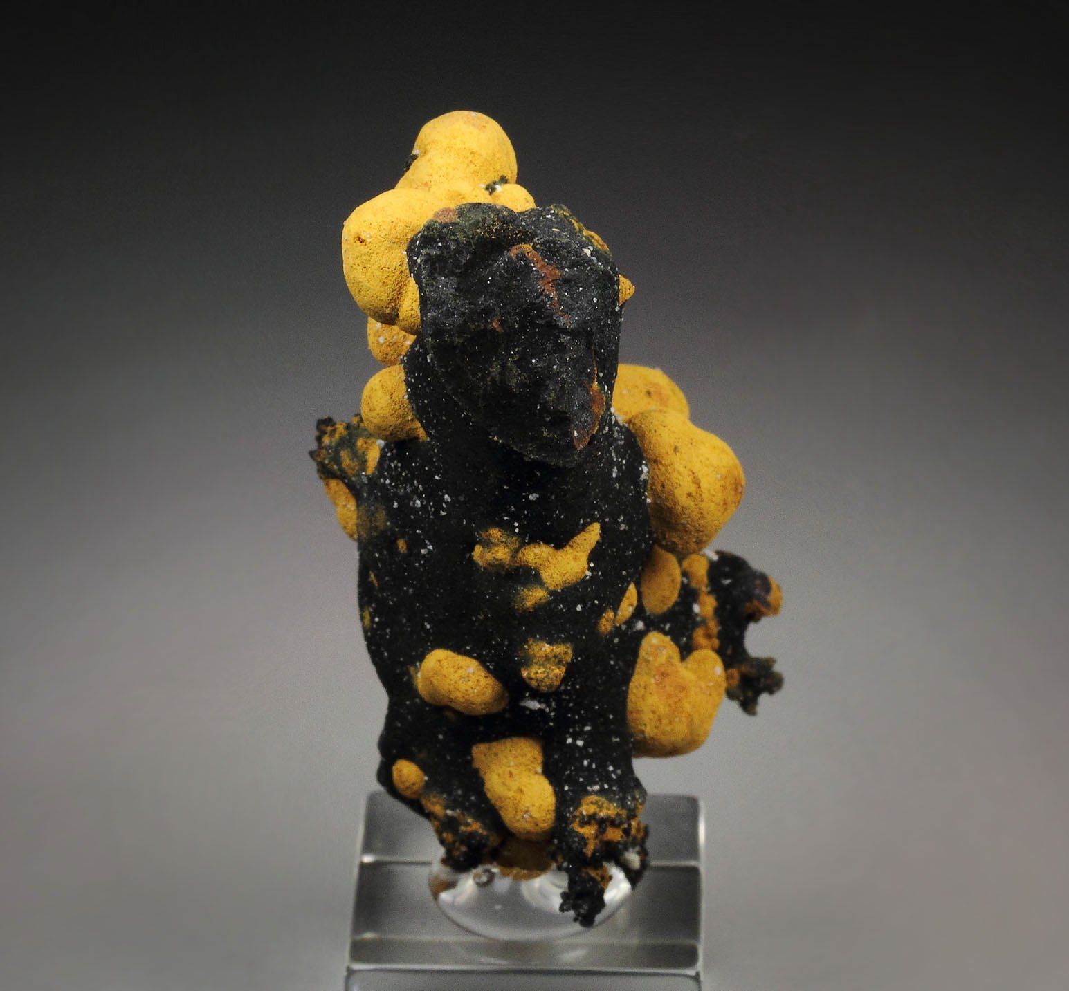 new find - ROMANECHITE, GOETHITE